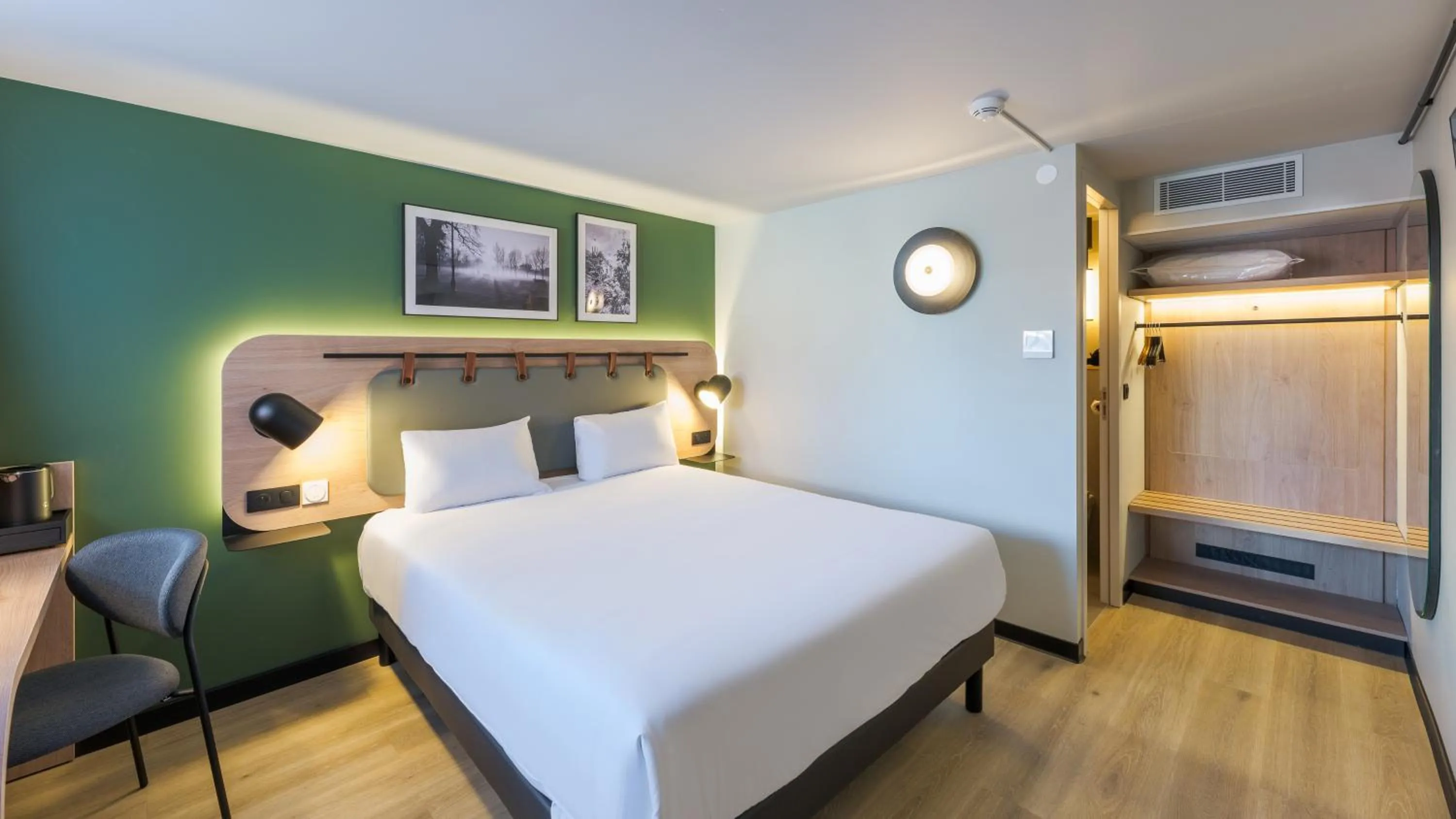 Deluxe Room With Private Garden in Campanile NATURE - Lyon Est Bron Eurexpo