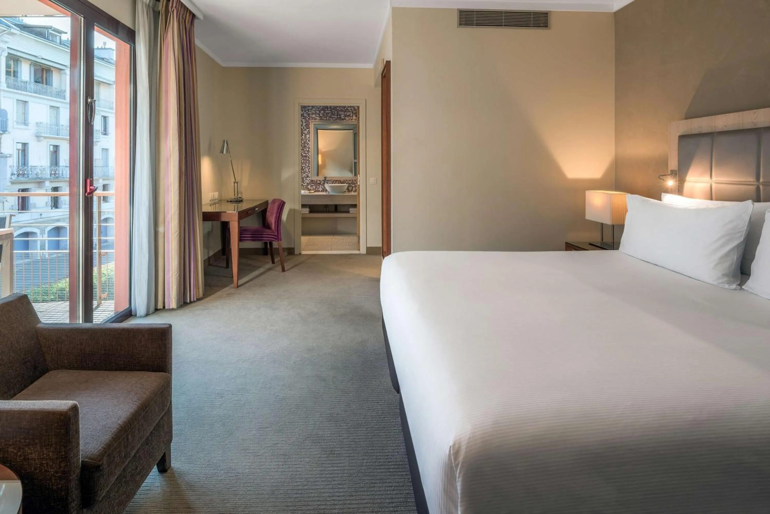 King Guest Room in Hilton Evian Les Bains