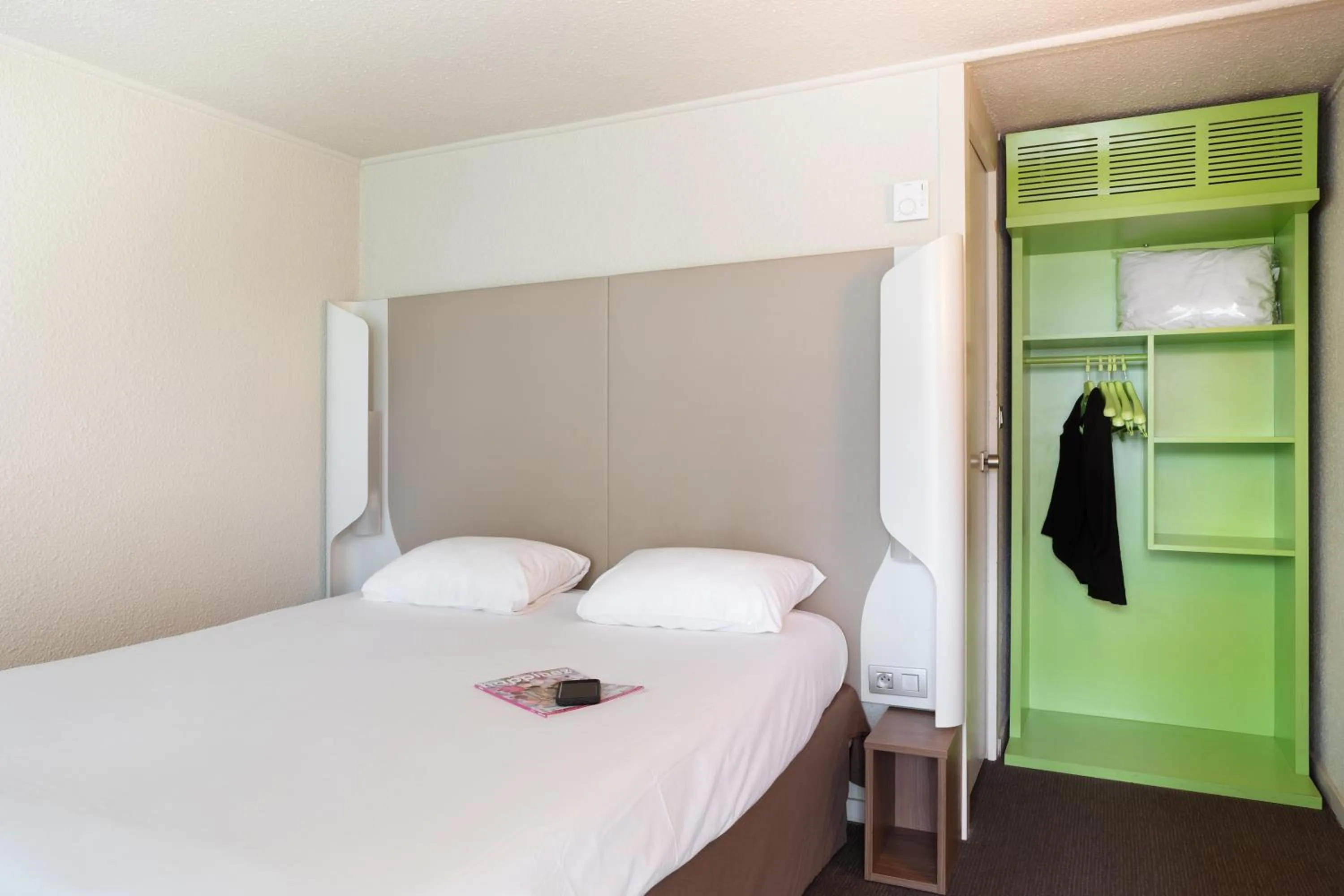 Double Room in Hotel Morangis Orly