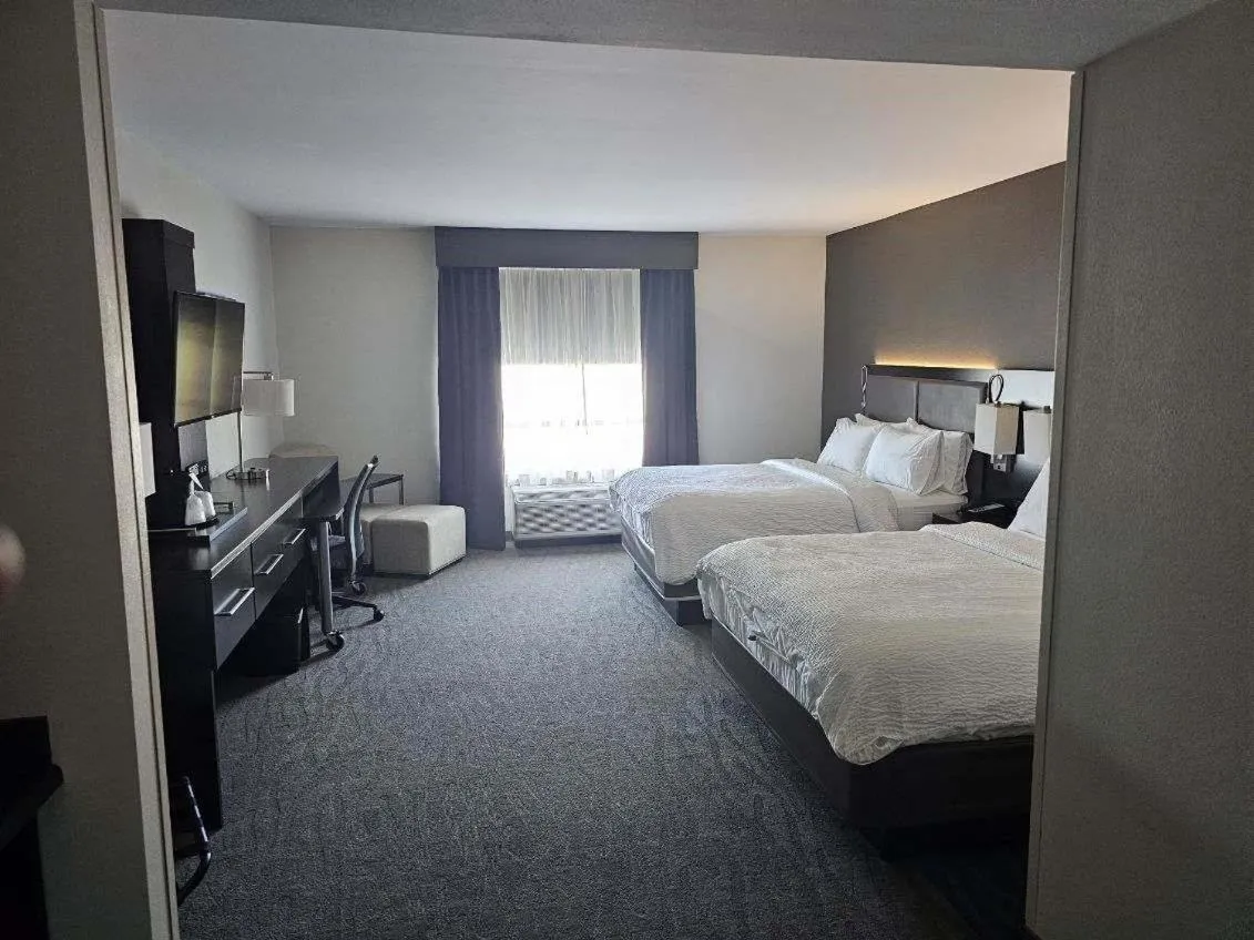 2 Queen Standard Room City View in Holiday Inn Paducah Riverfront by IHG