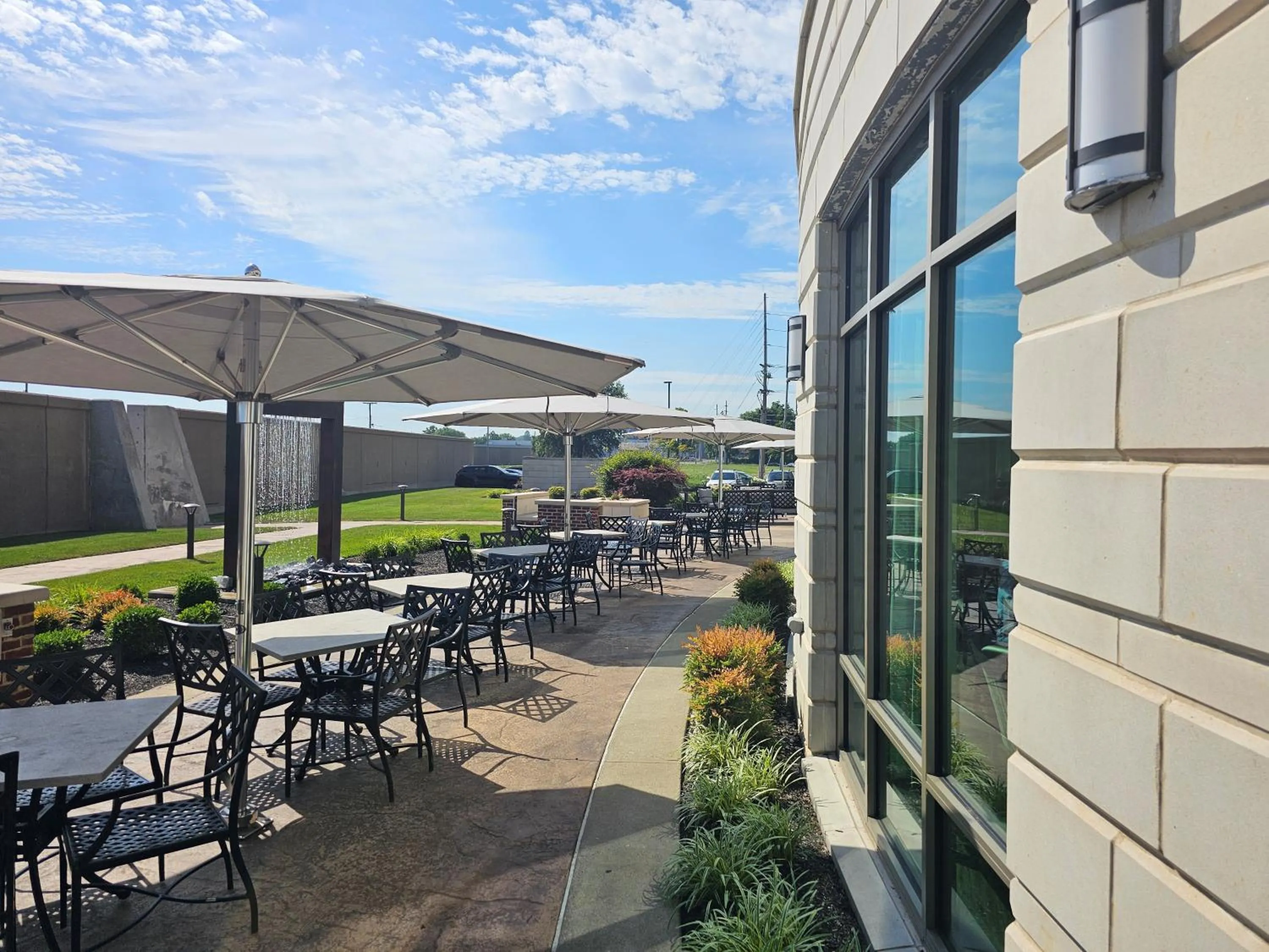 Standard King Room with River View in Holiday Inn Paducah Riverfront by IHG