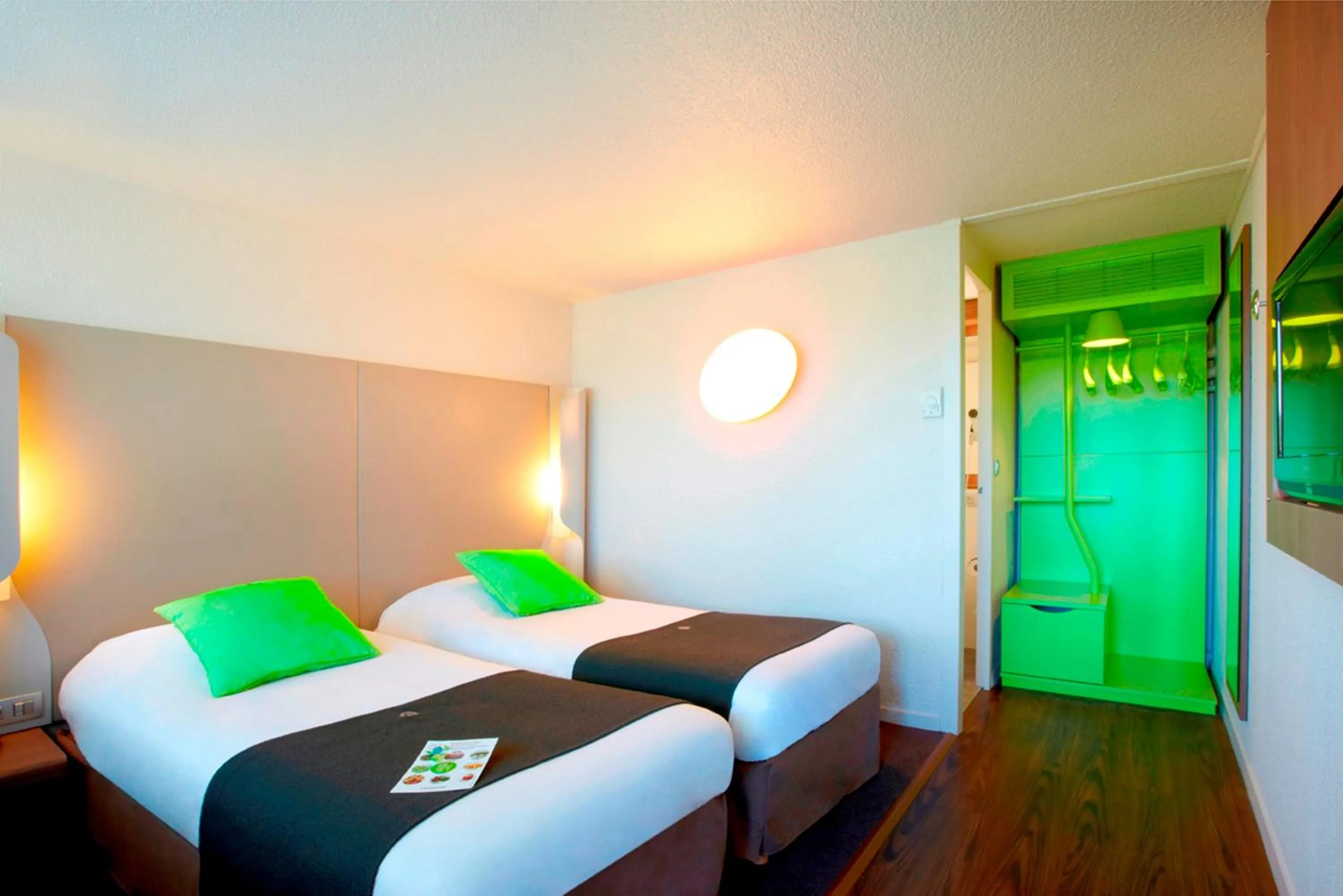 Standard Twin Room in Campanile Rennes Ouest Cleunay