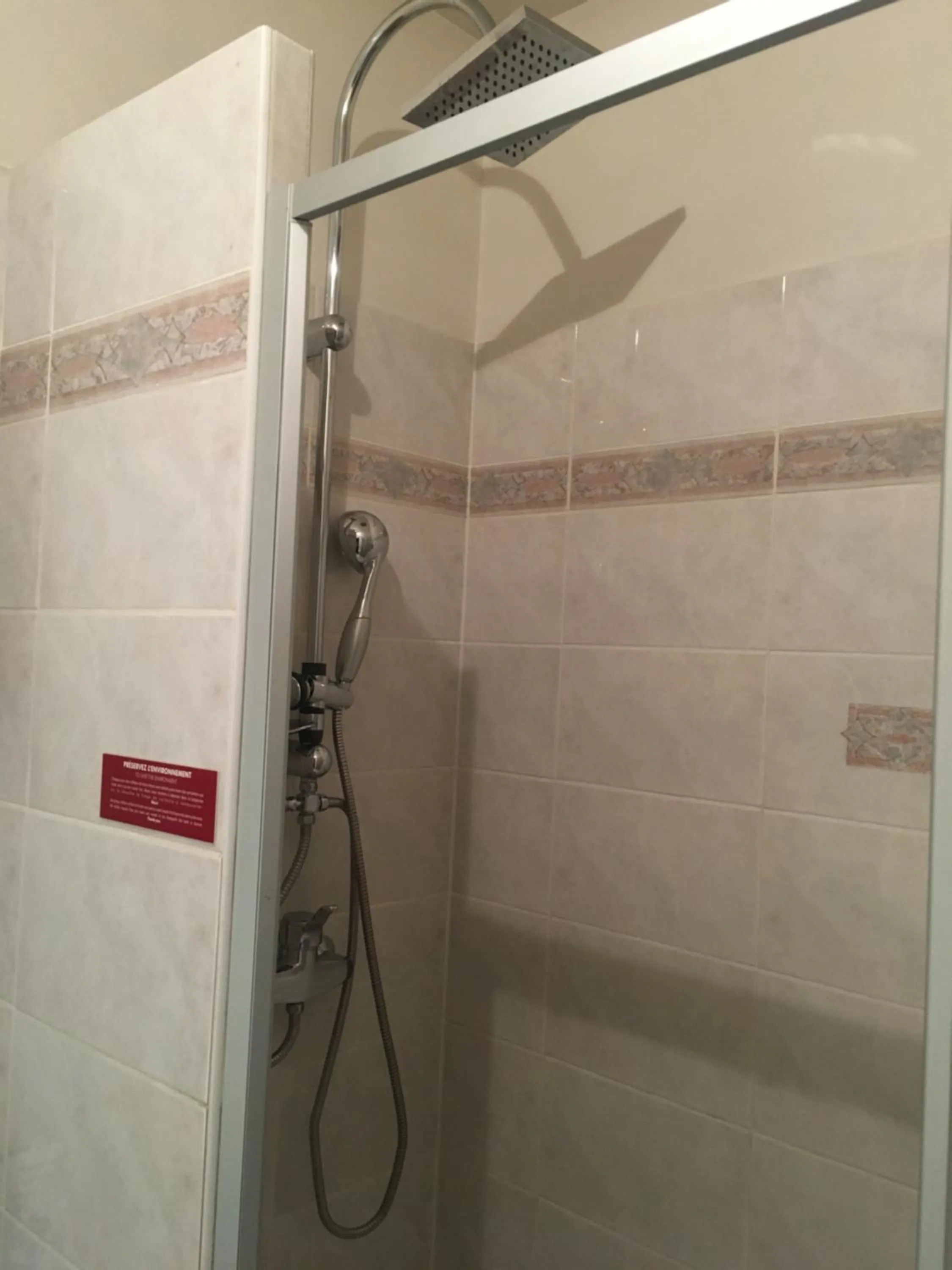 Twin Room in Kyriad Rodez