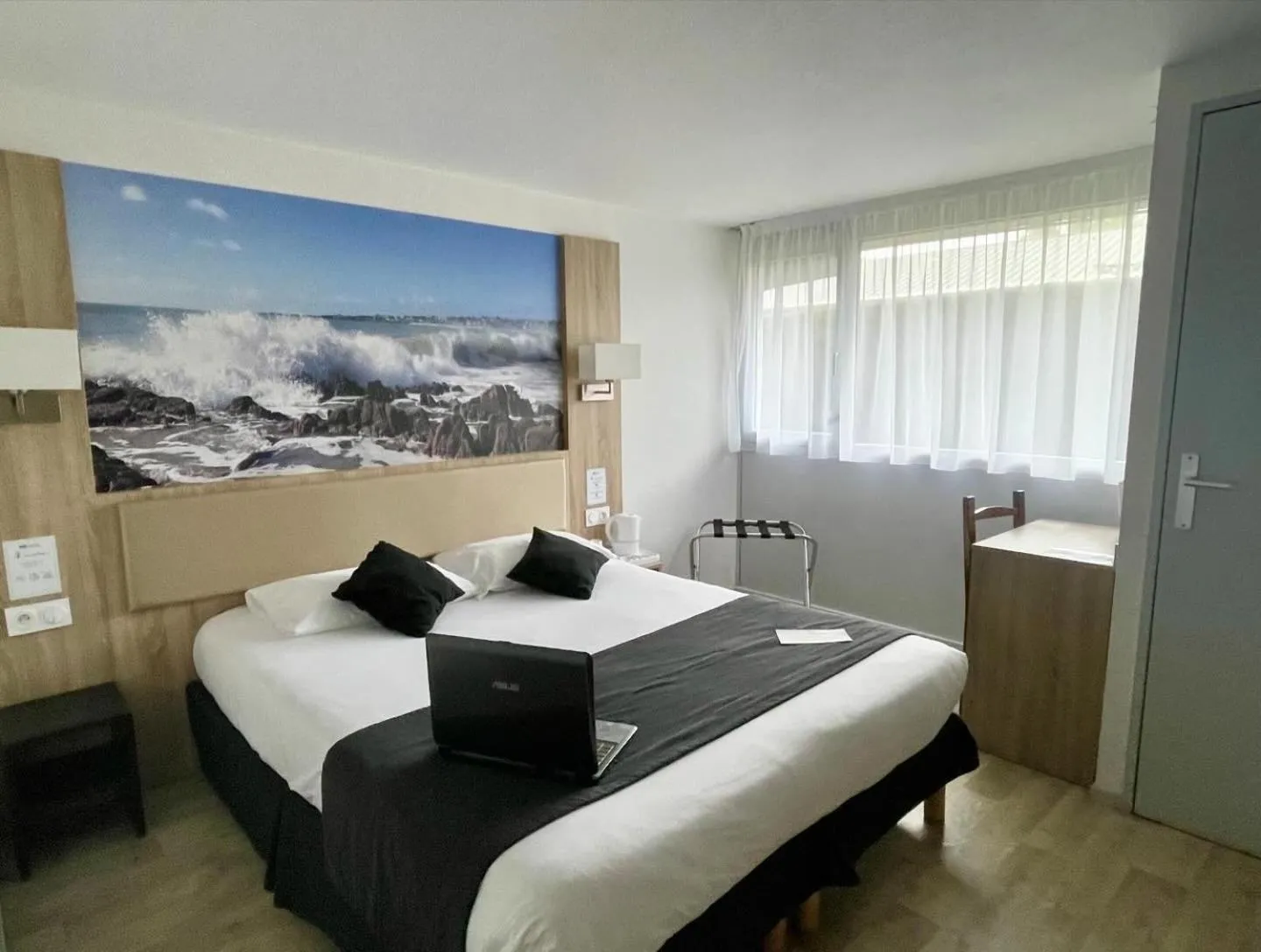 Double Room with One Double Bed in BRIT HOTEL Confort MORLAIX