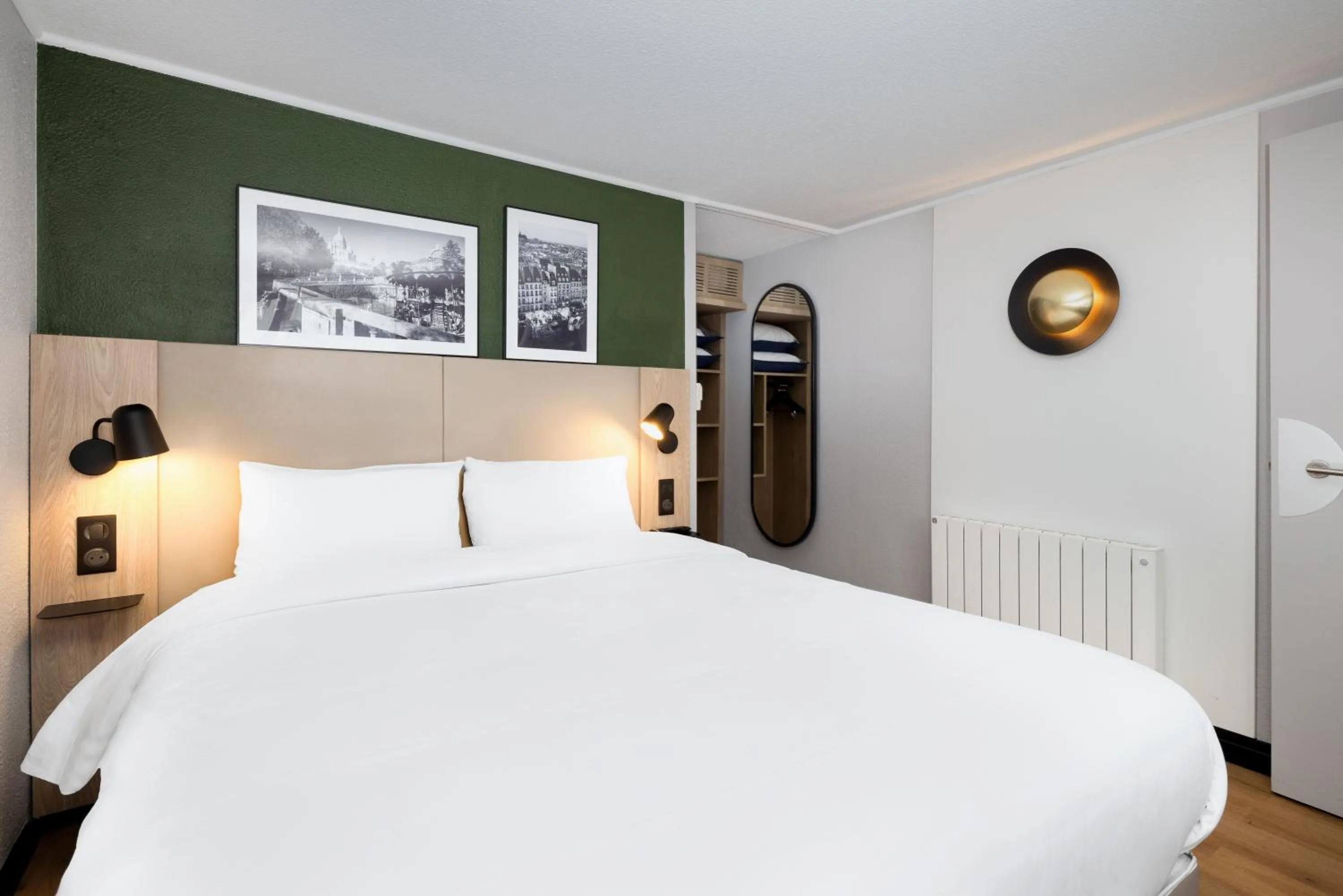 Standard Room - 1 Queen Bed in Campanile Bordeaux Sud Hopital Haut Leveque - Pessac