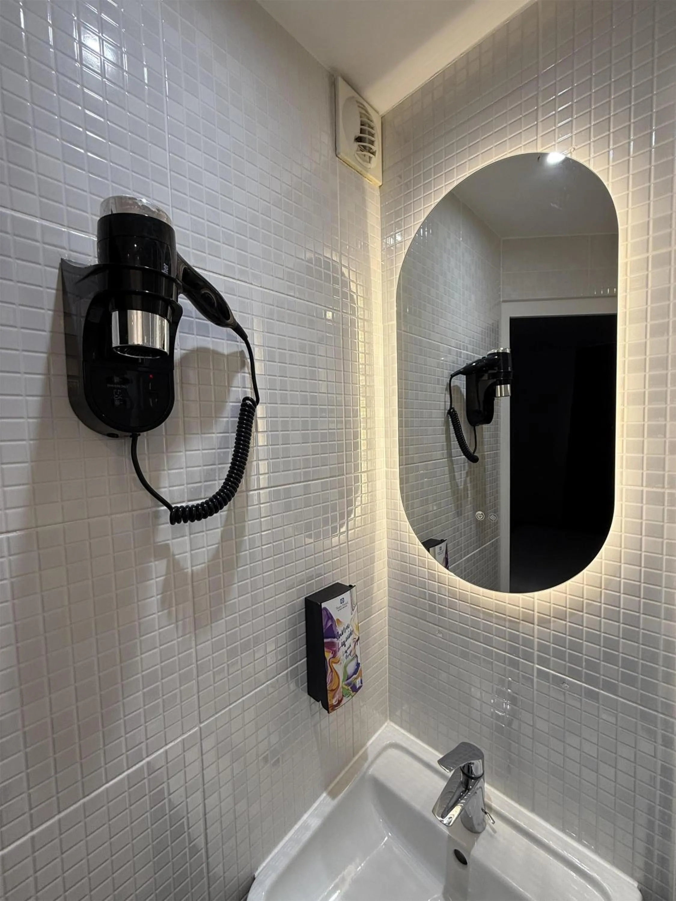 Standard Twin Room - Non-Smoking in Sure Hotel by Best Western Valence Nord