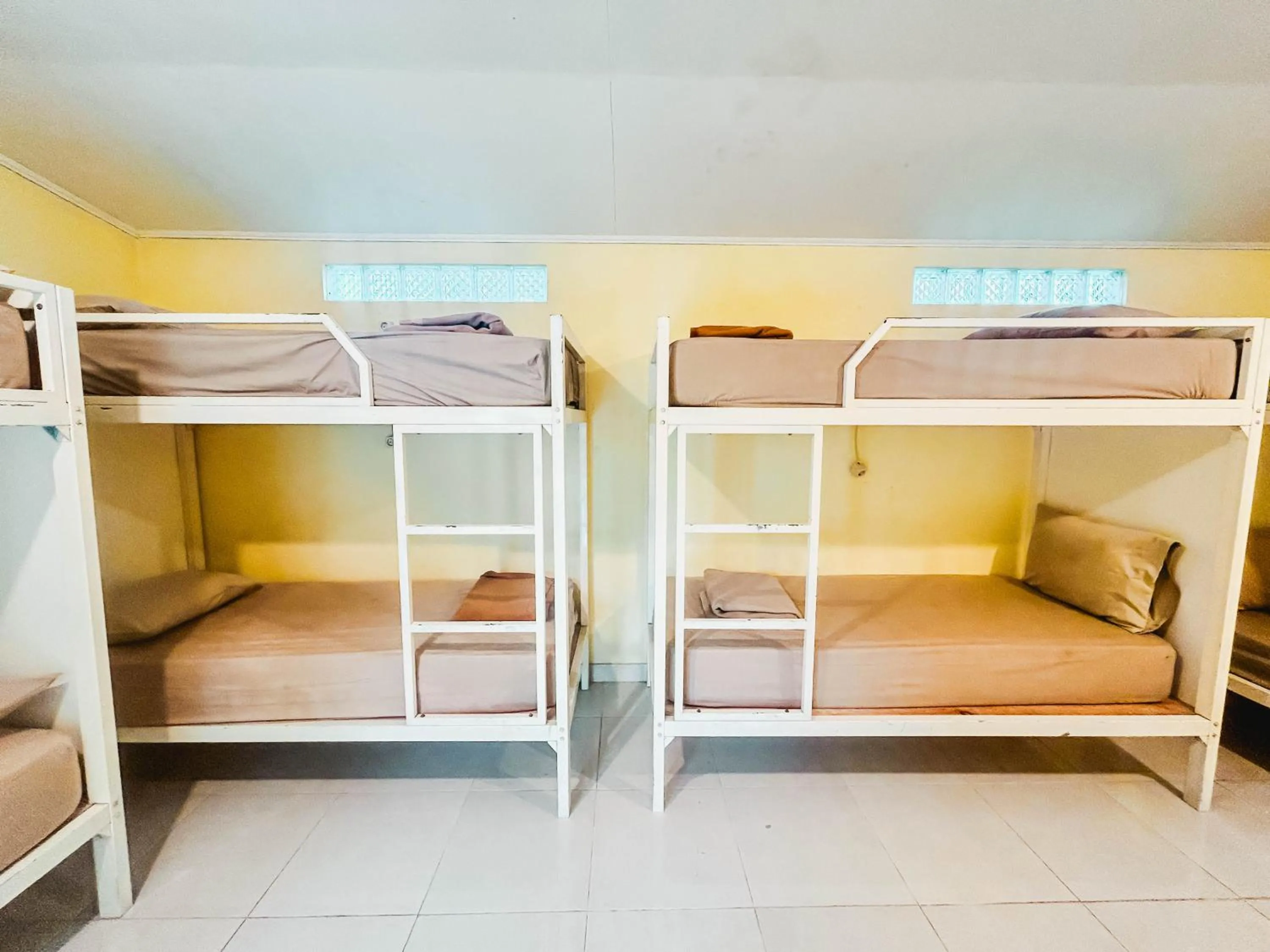 8-Bed Mixed Dormitory Room in Rinjani Garden Syariah by ecommerceloka