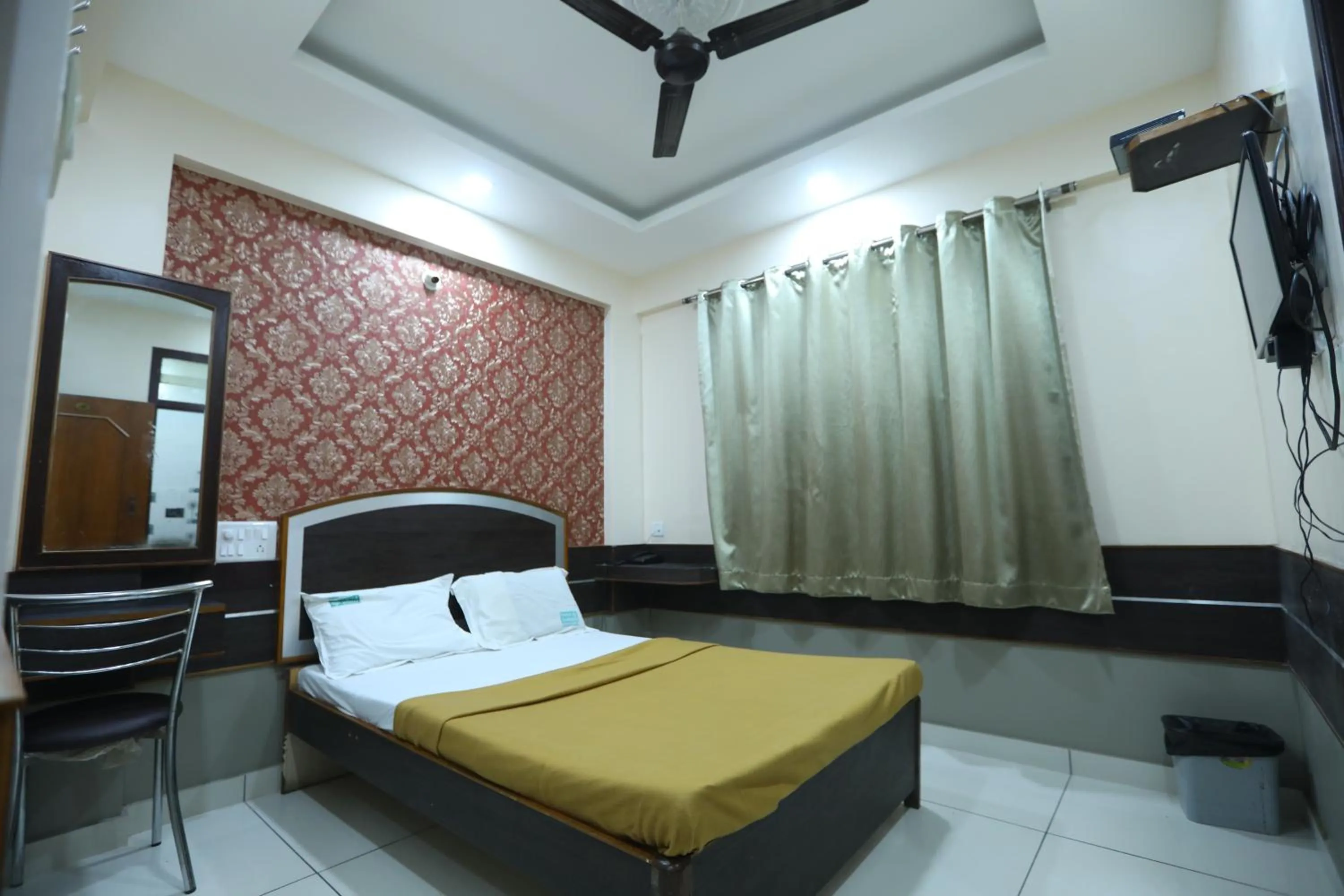 Double Room - single occupancy in Hotel Embassy