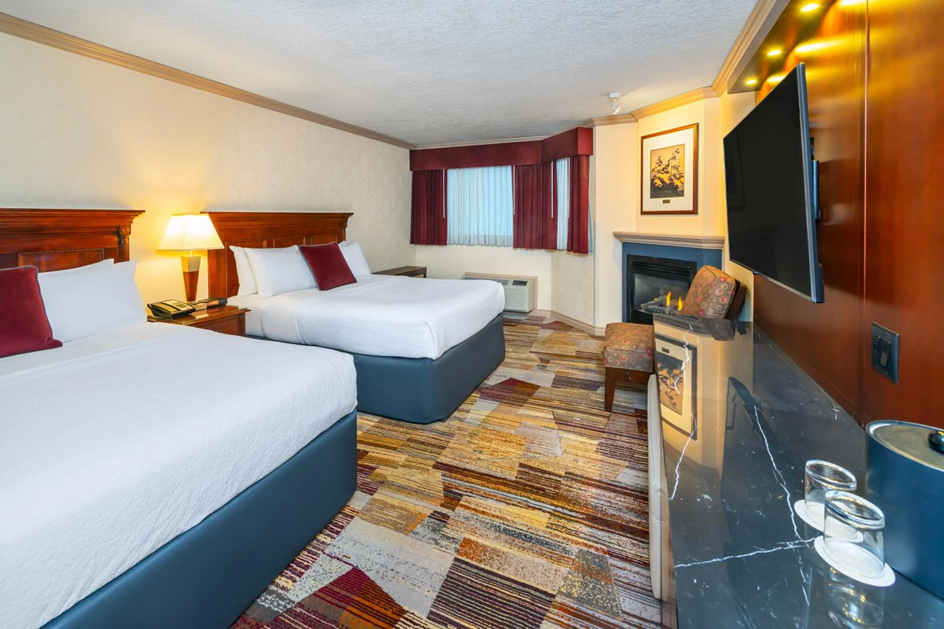 Premier Two Queens Fireplace in Royal Canadian Lodge