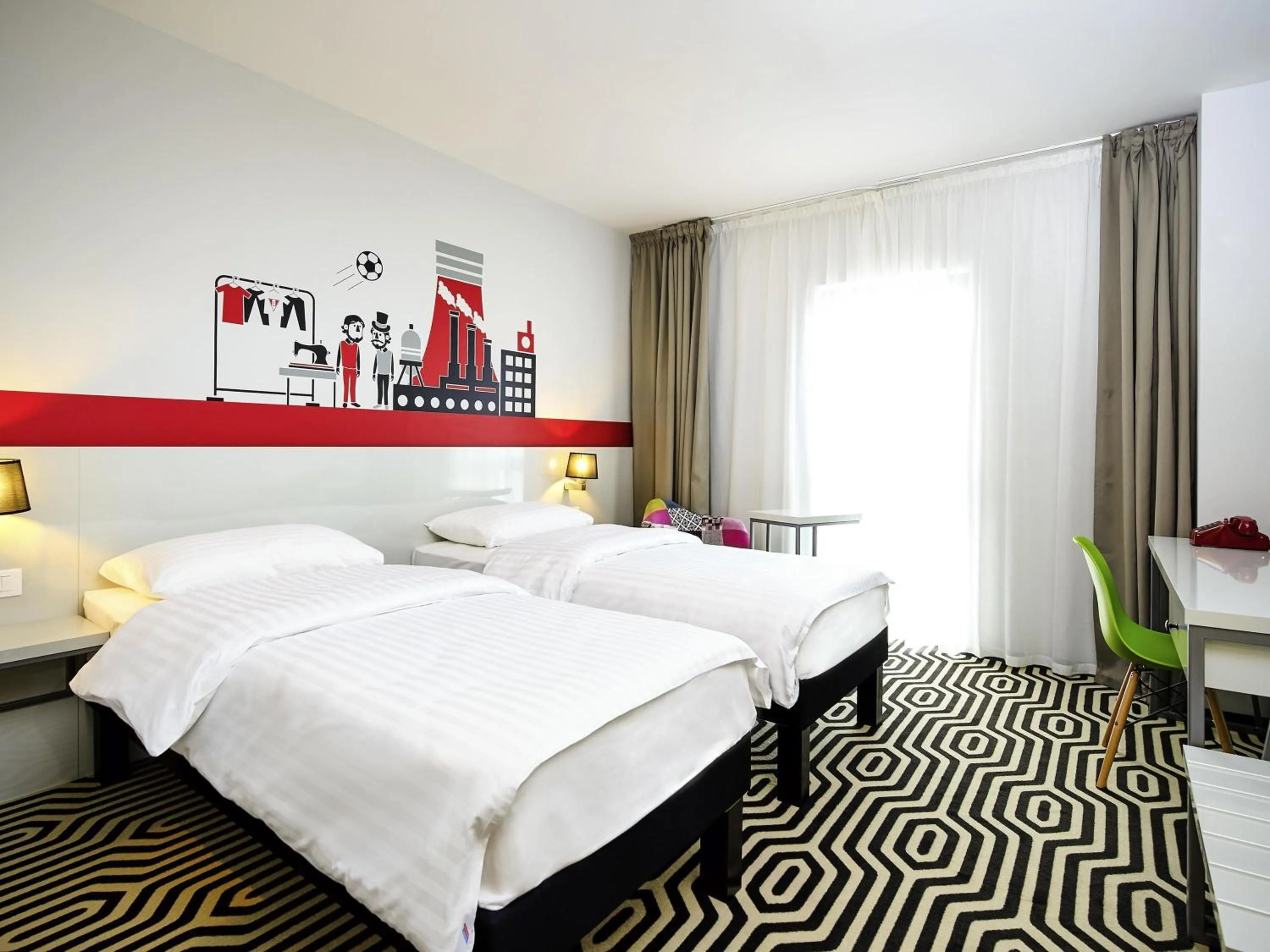 Standard Twin Room in ibis Styles Arad