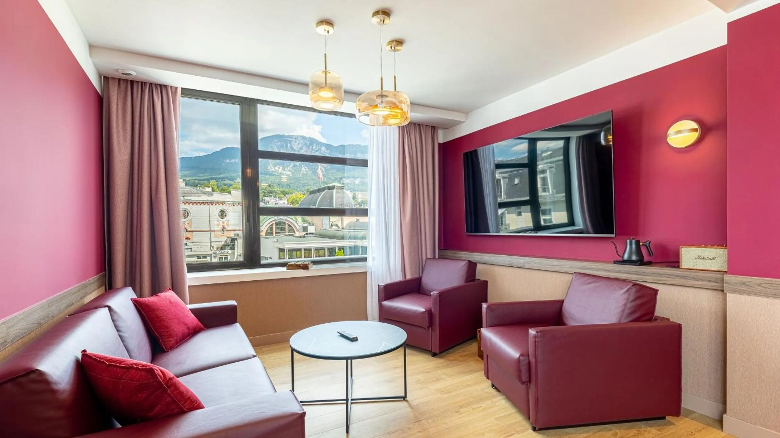 Deluxe Suite in Golden Tulip Aix les Bains - Hotel & Spa
