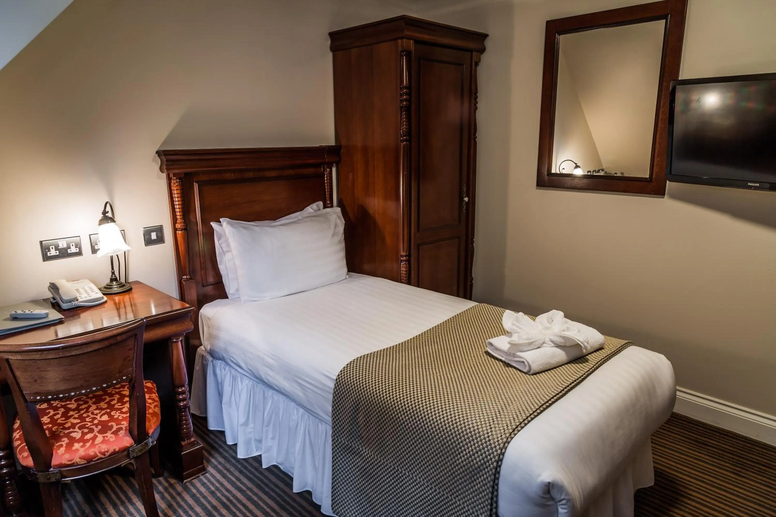 Executive Single Room in The Casa Hotel and Marco Pierre White Restaurant - Camberley West