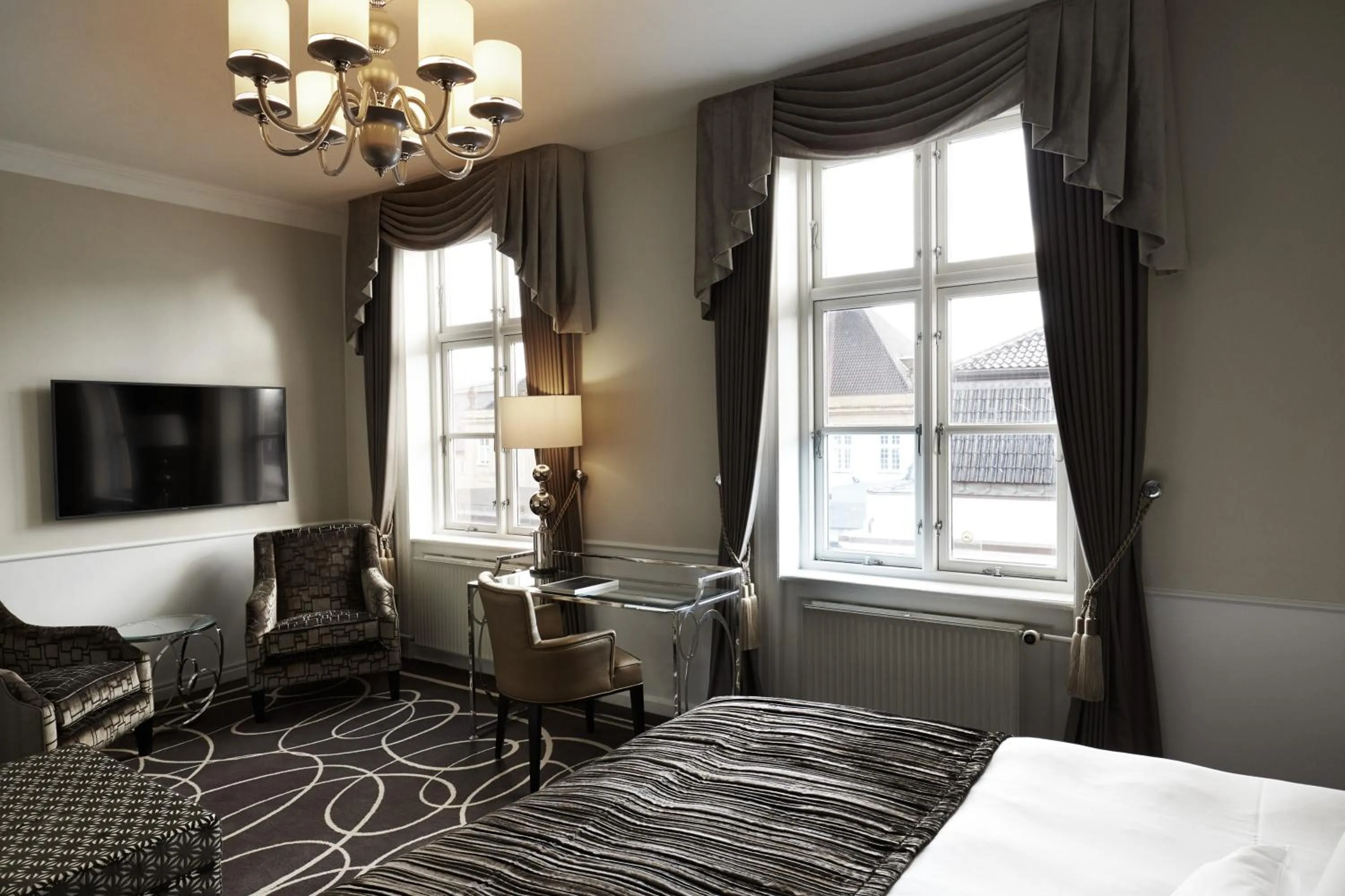 Junior Suite with Access to Executive Lounge in Phoenix Copenhagen