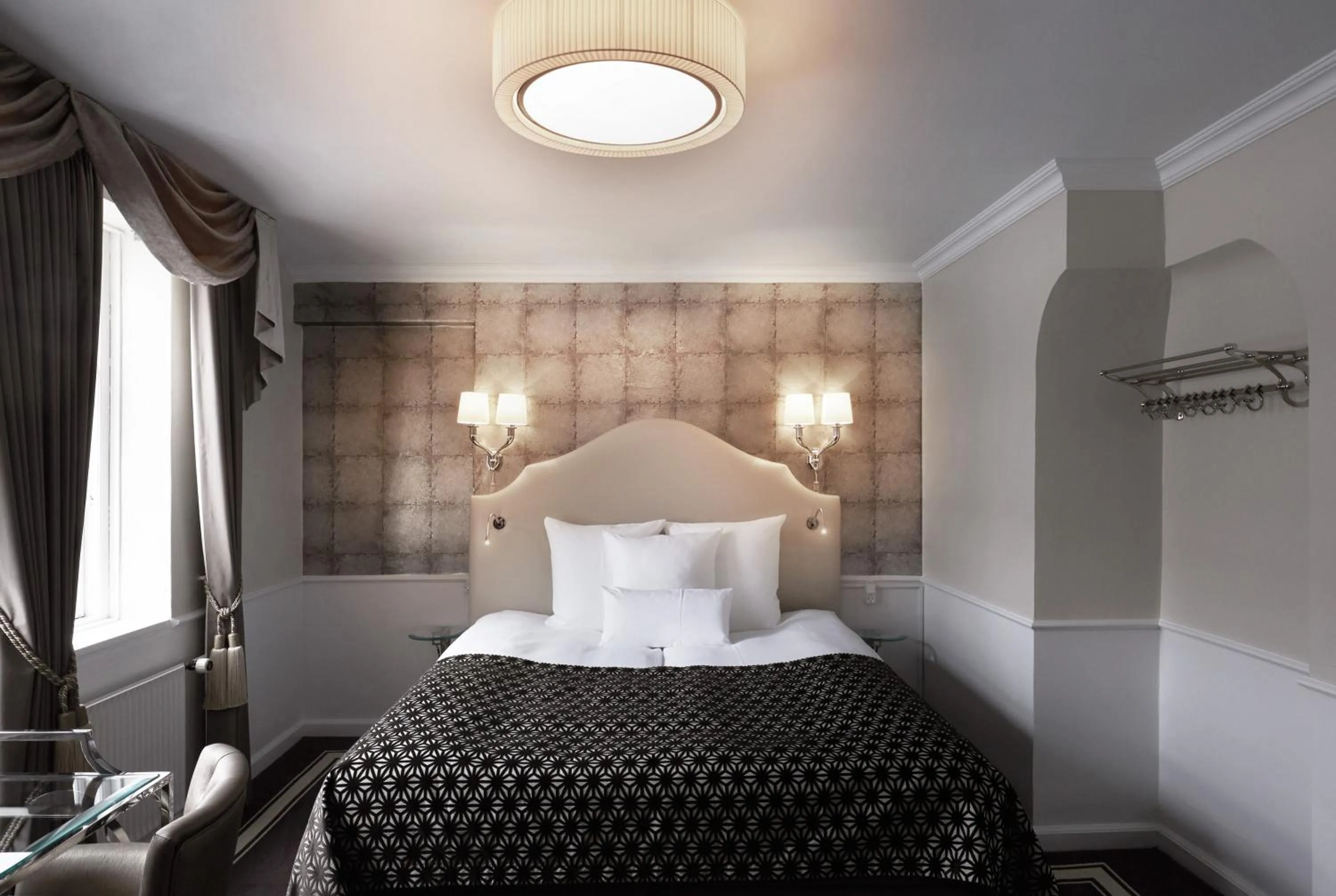 Superior Double Room in Phoenix Copenhagen