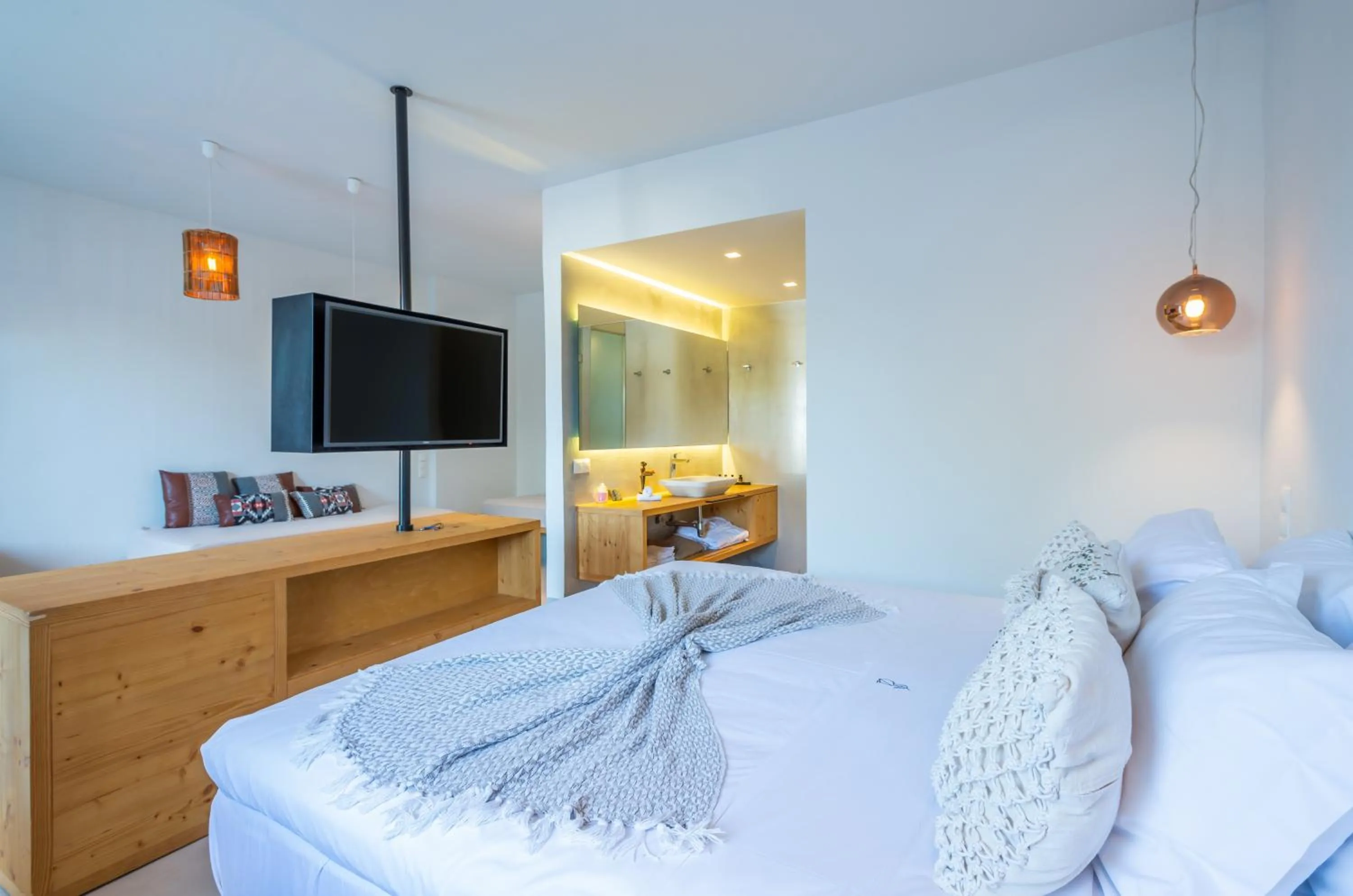 Suite with Hot Tub in Dreambox Mykonos Suites and Mini Villas