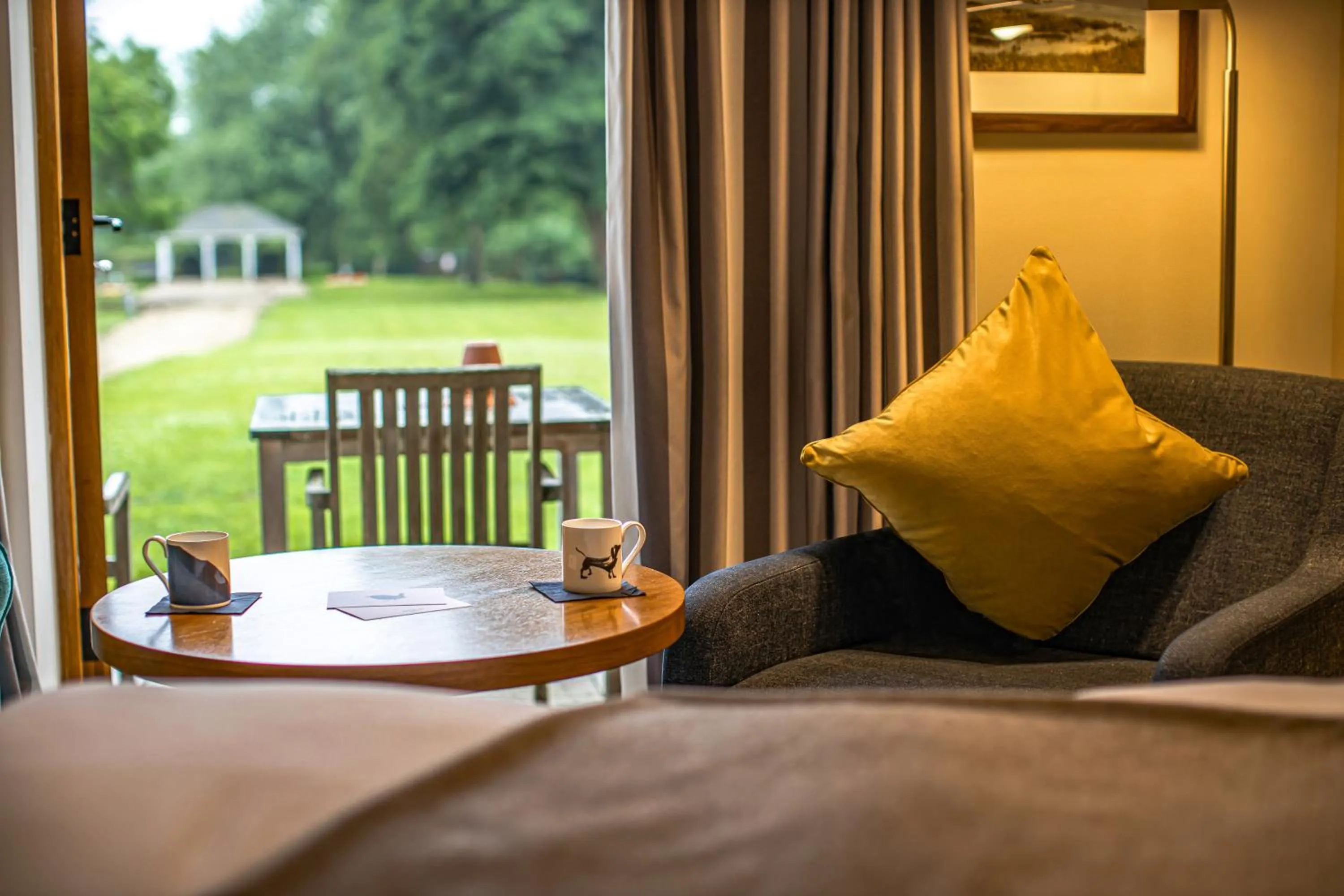 Premium King Room with River View in voco Oxford Thames by IHG