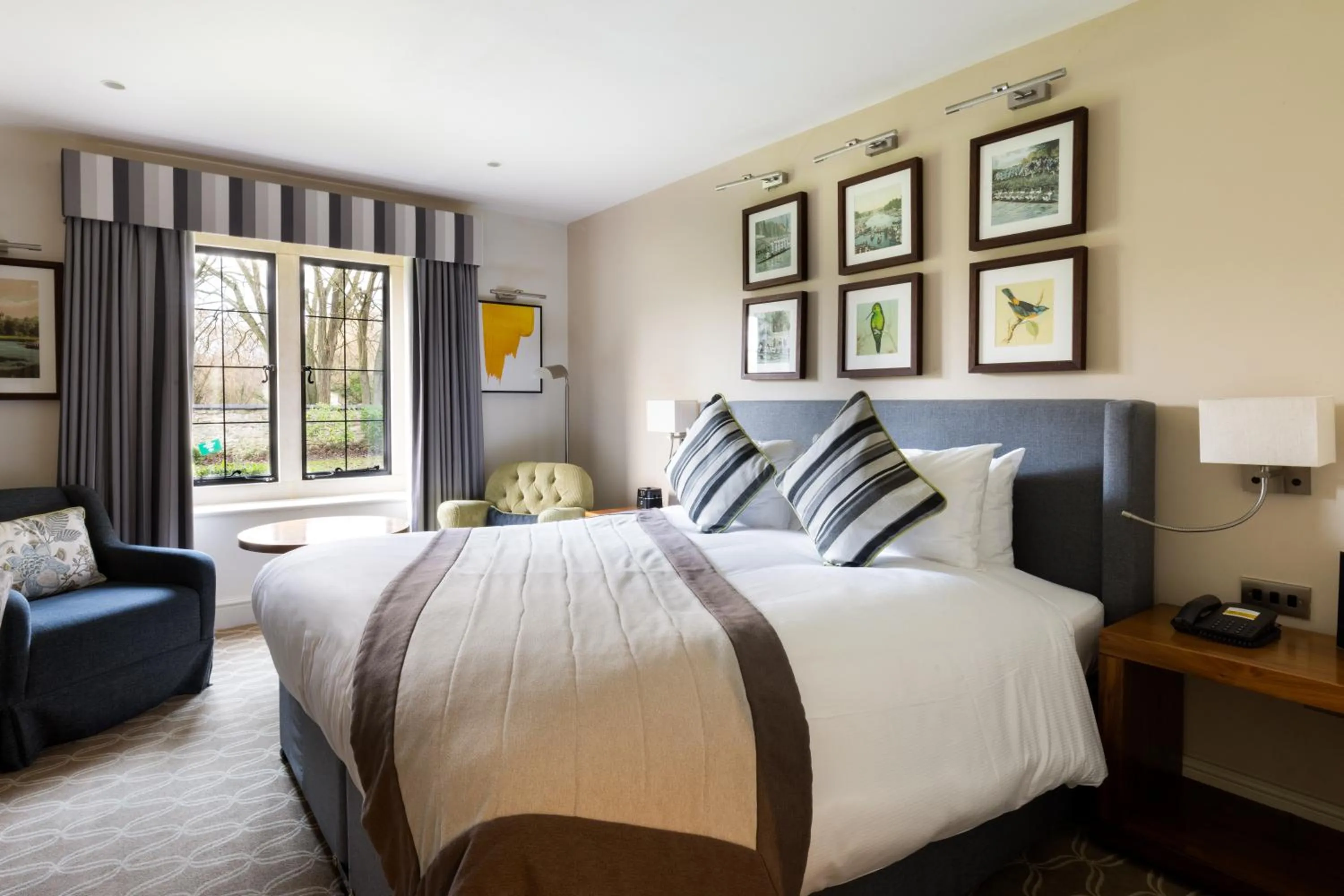 Premium King Room with Garden View in voco Oxford Thames by IHG
