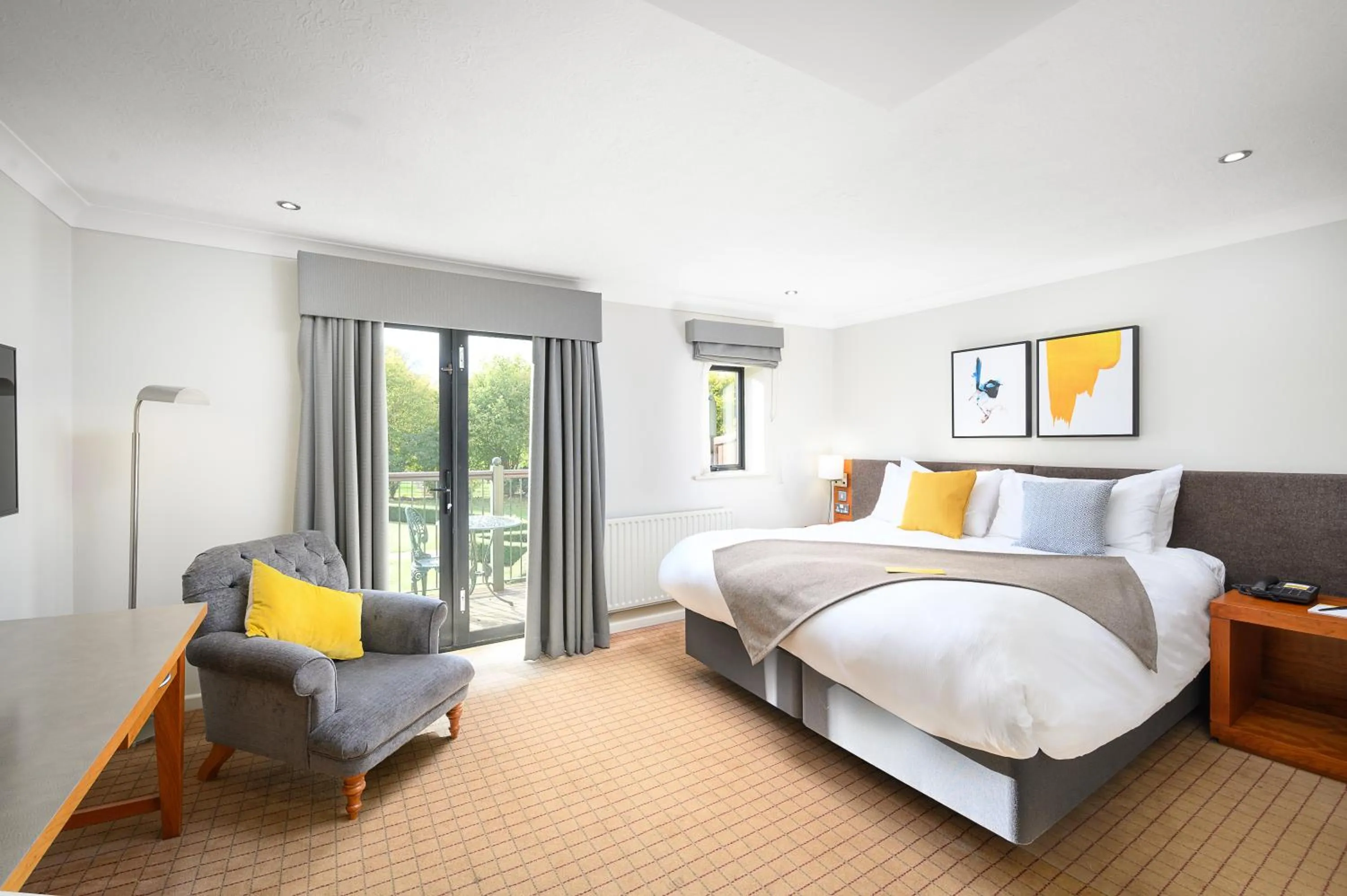 Standard King Room in voco Oxford Thames by IHG