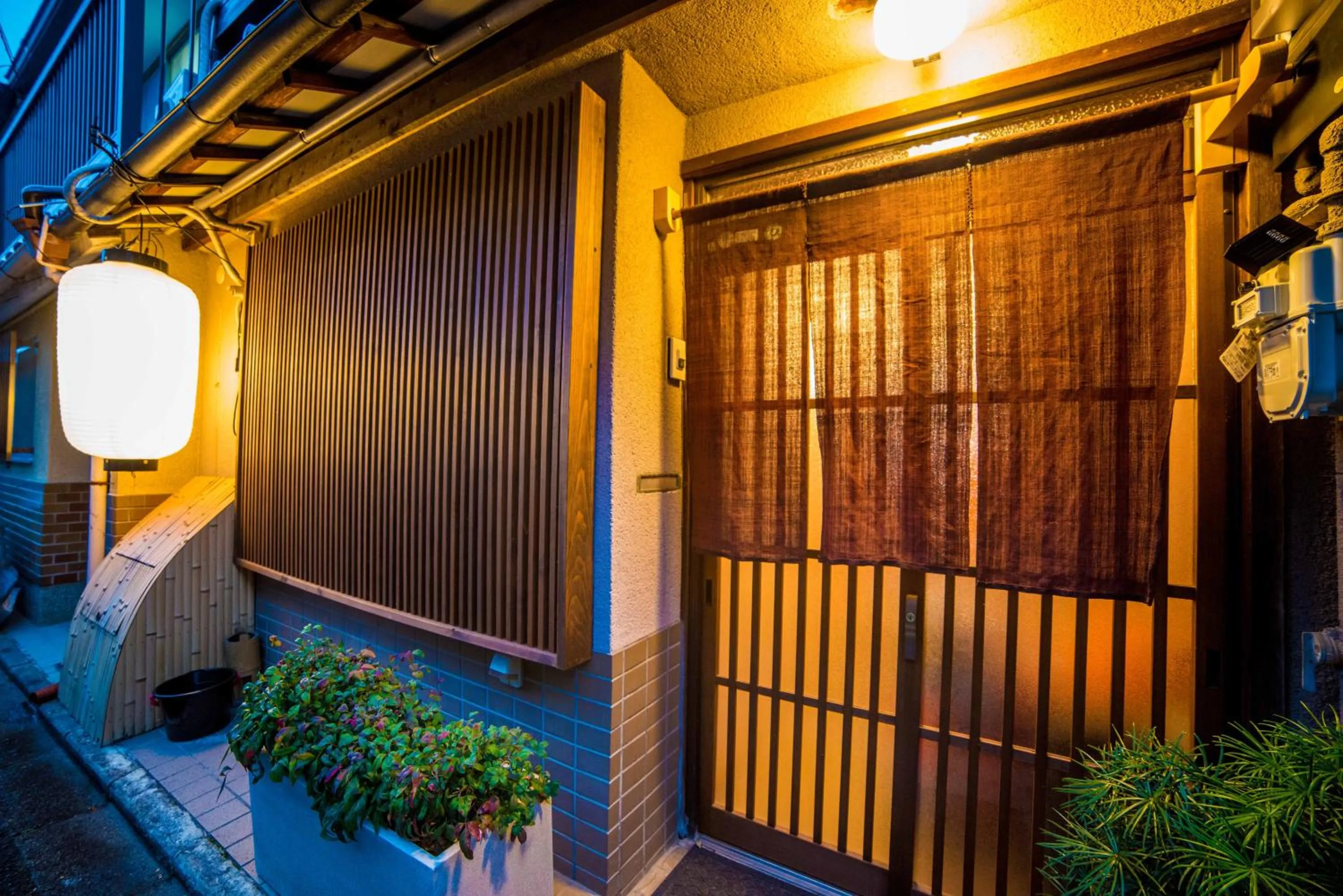 Japanese-Style Townhouse in Kumano House