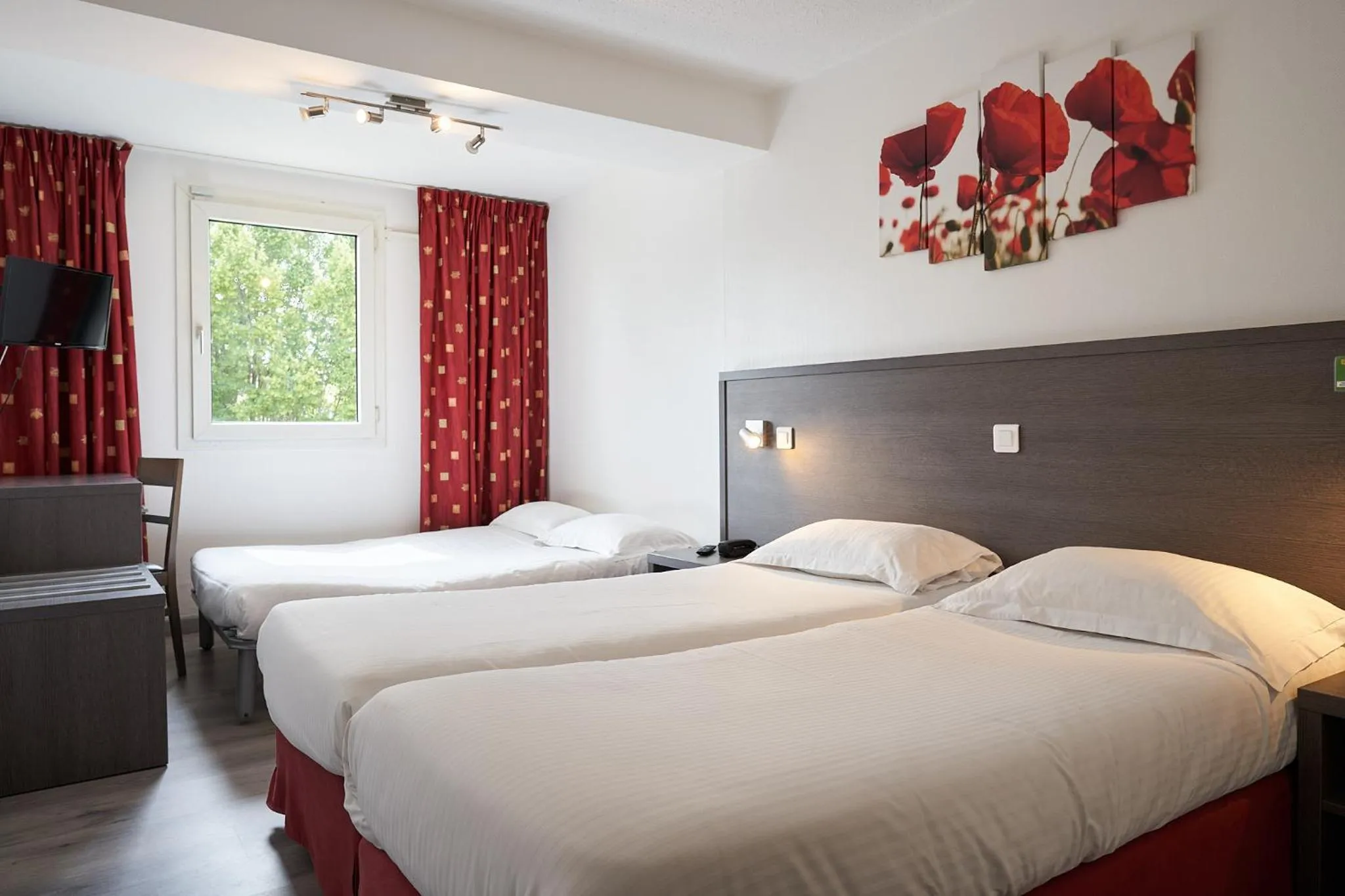 Quadruple Room with 2 Single Beds and 1 Sofa Bed in Authentic by balladins Dijon / Marsannay-la-Côte