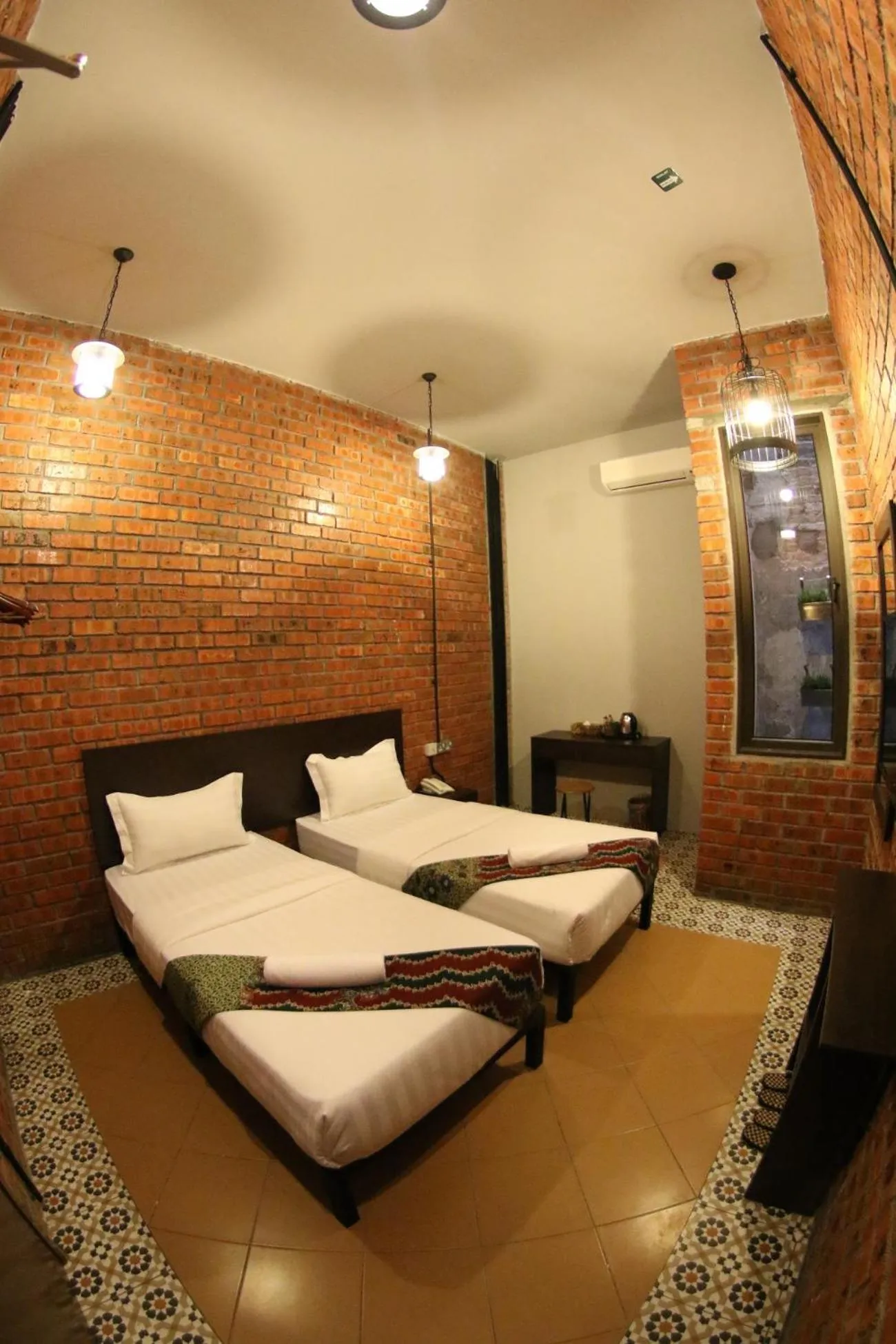 Twin Room with Shared Bathroom in JQ Ban Loong Boutique Hotel