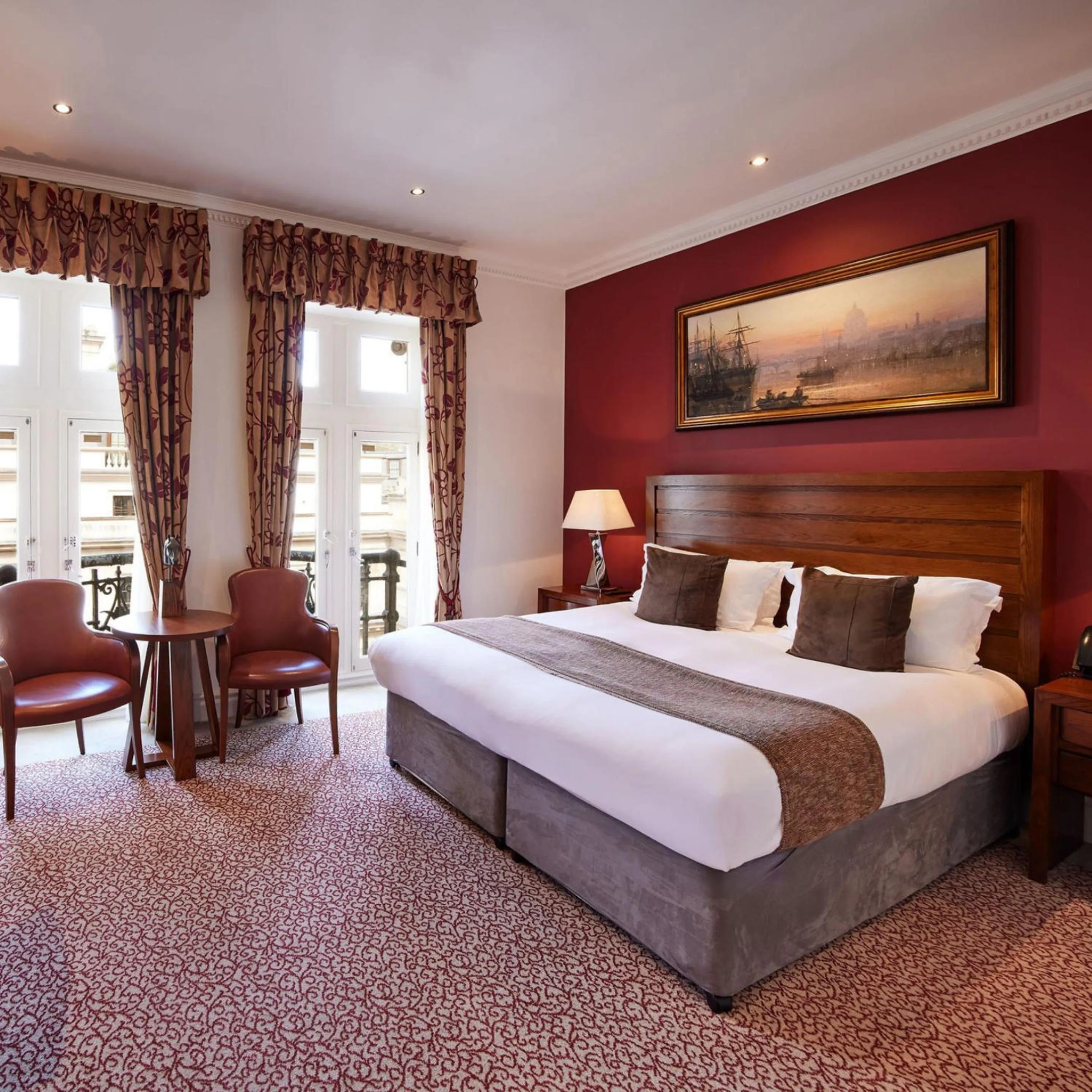 Deluxe King Room in The Royal Horseguards Hotel, London