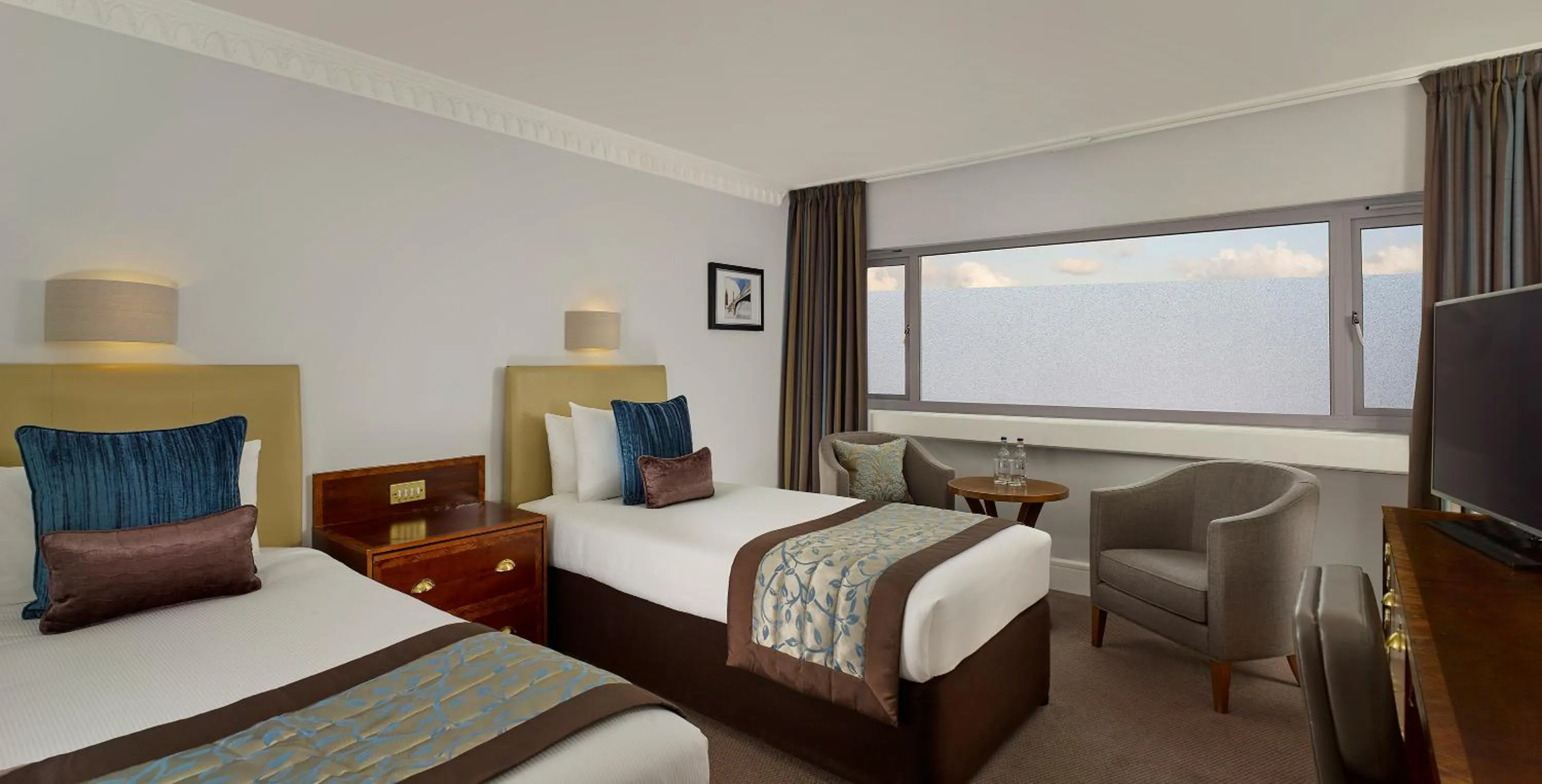 Standard Twin Limited View in The Tower Hotel, by Thistle