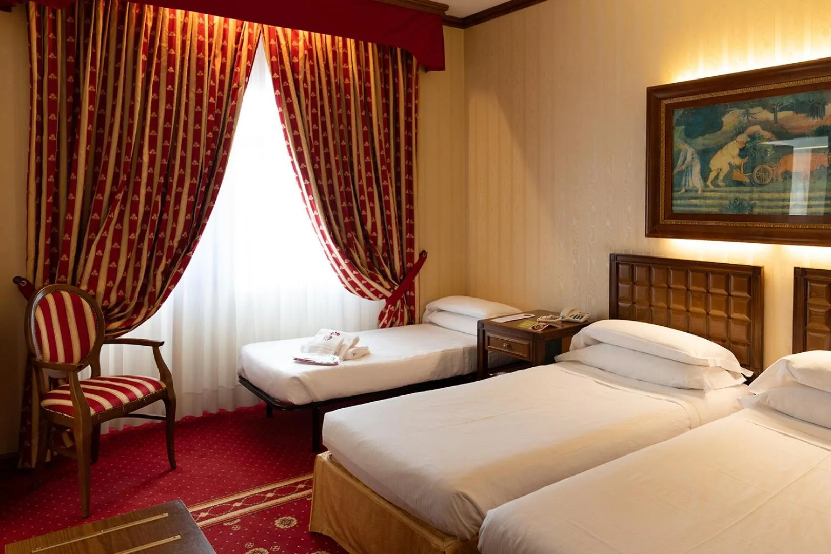 Deluxe Triple Room in Grand Hotel Trento