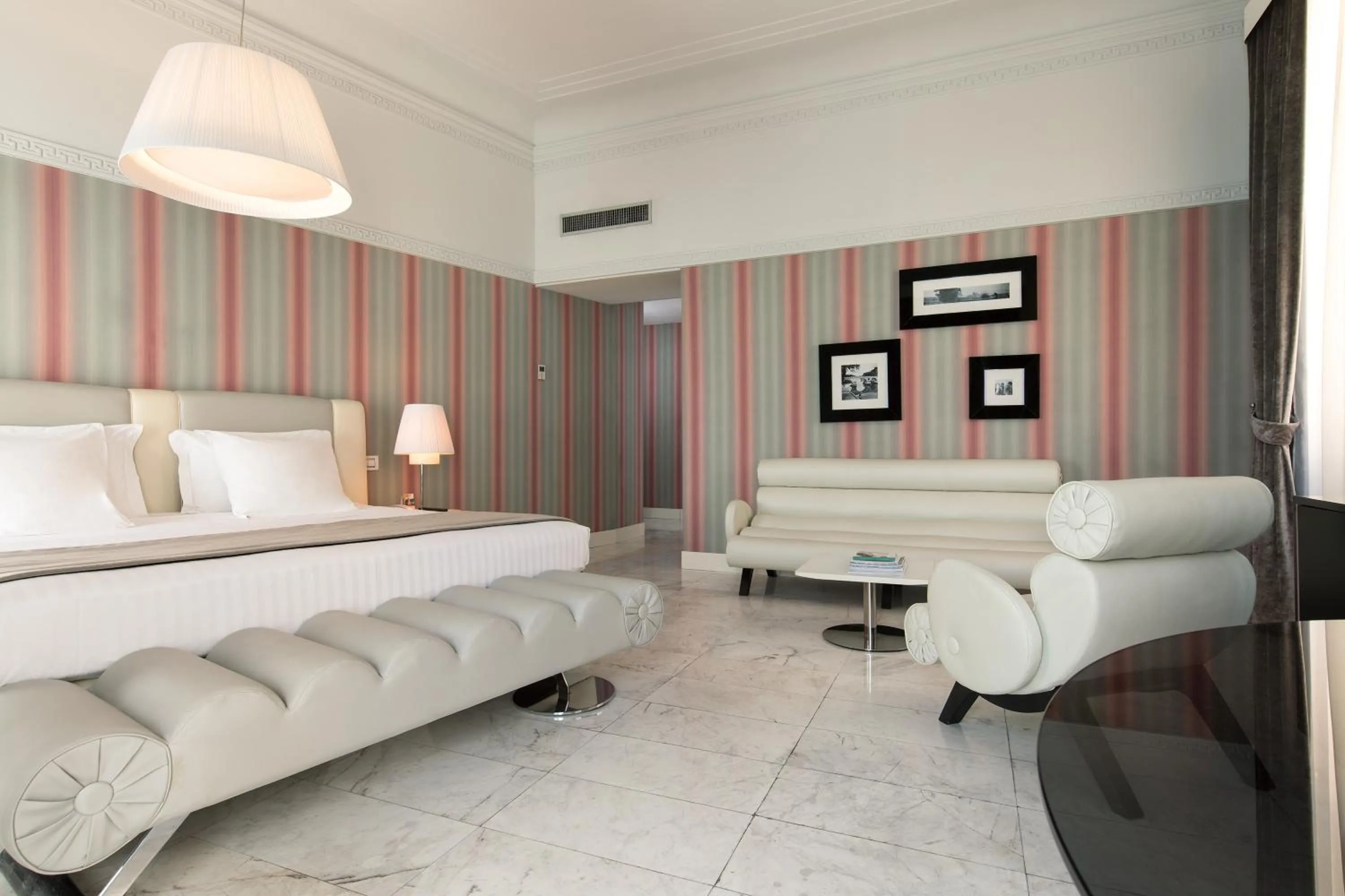 Junior Suite in Grand Hotel Palace Rome
