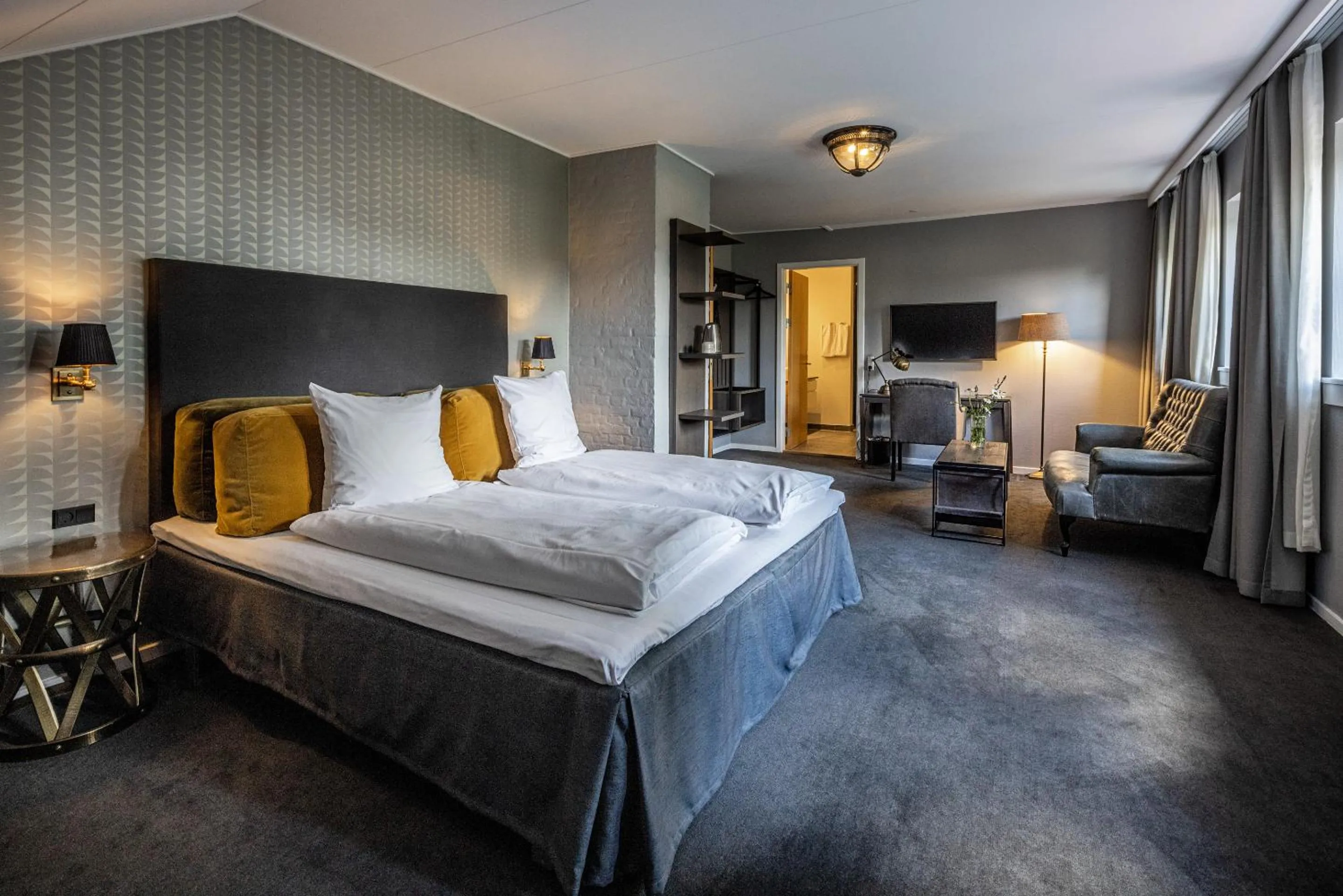 Junior Suite - single occupancy in Hotel Scheelsminde