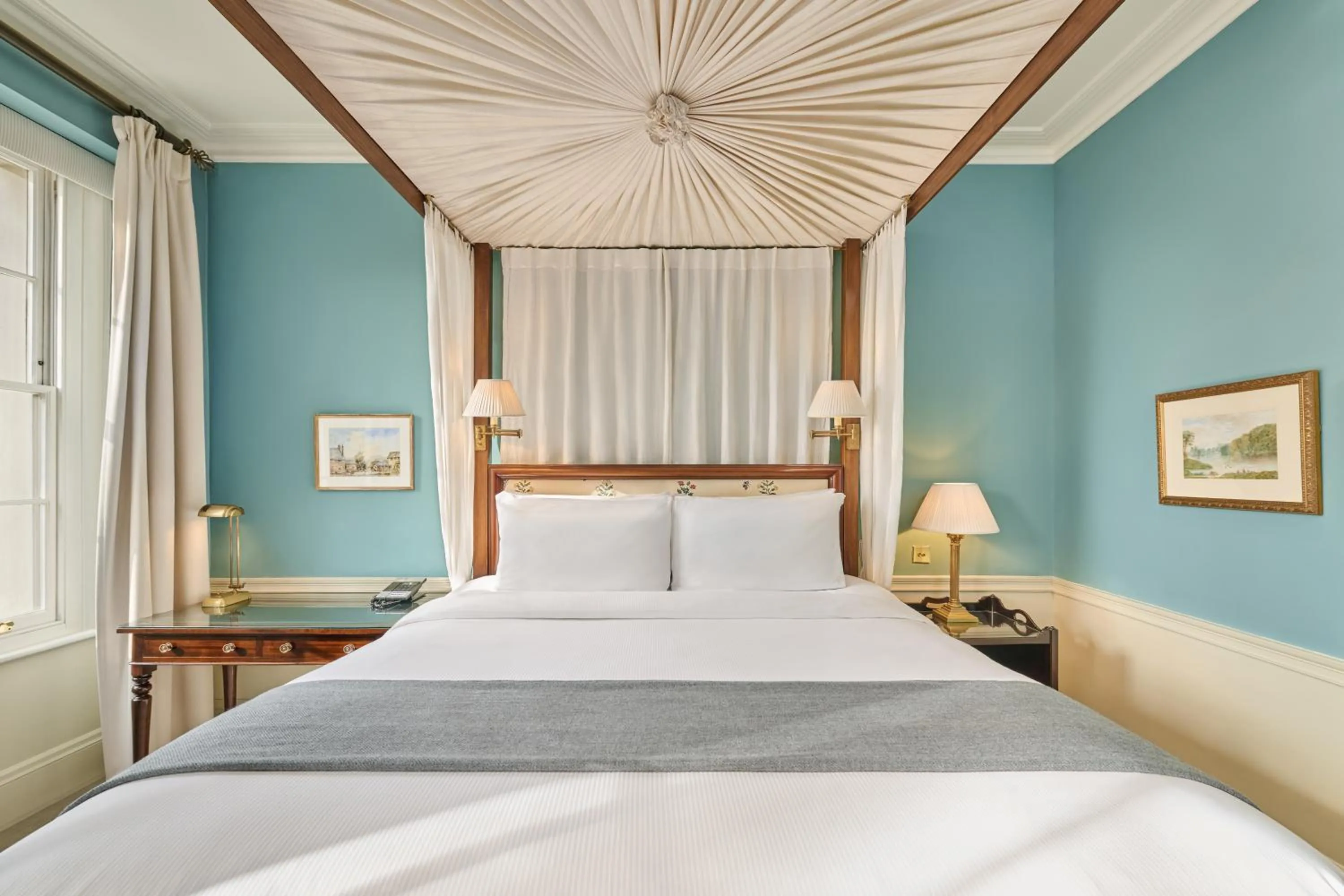 Roseate Suite in Roseate House London