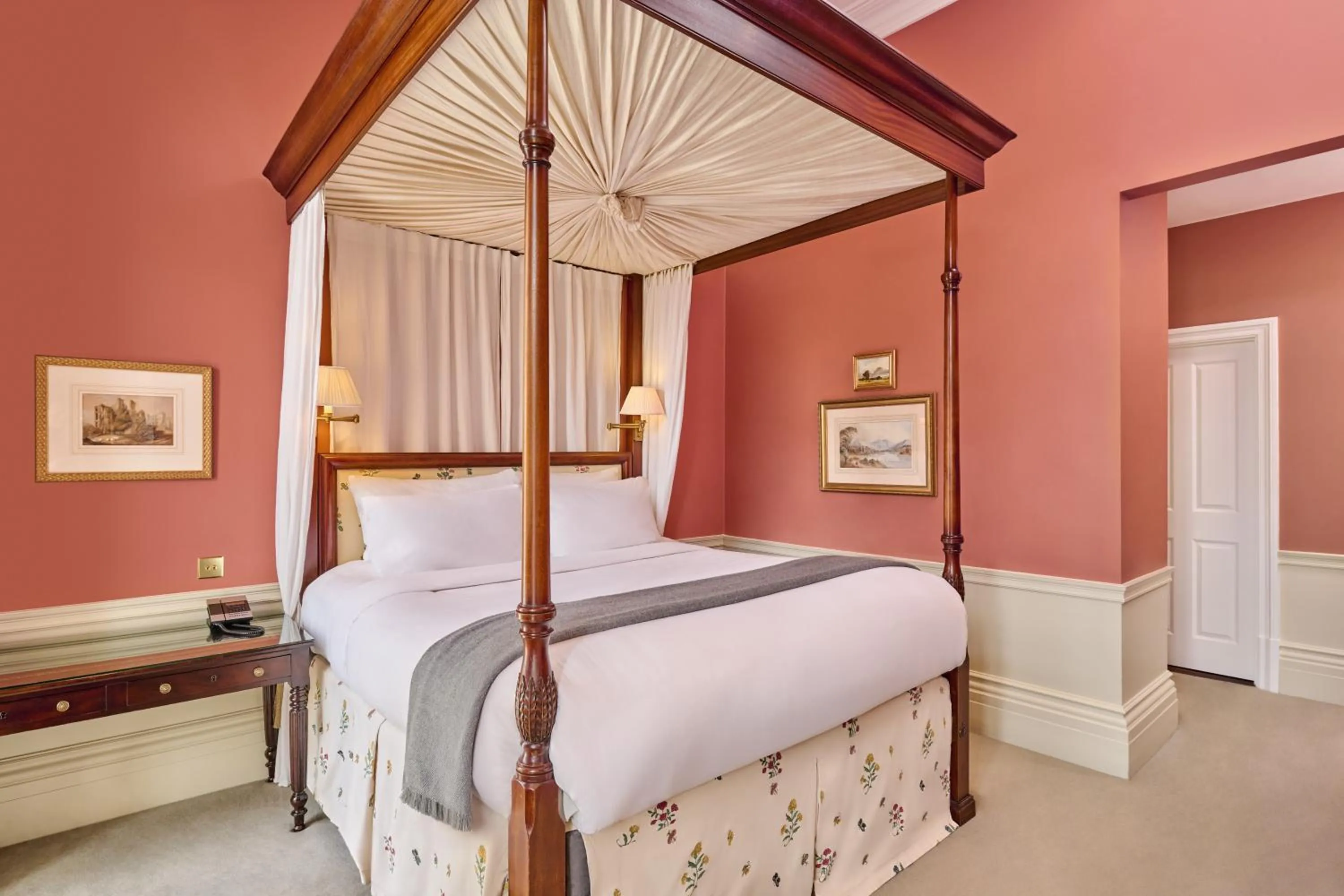 Suite with Balcony in Roseate House London