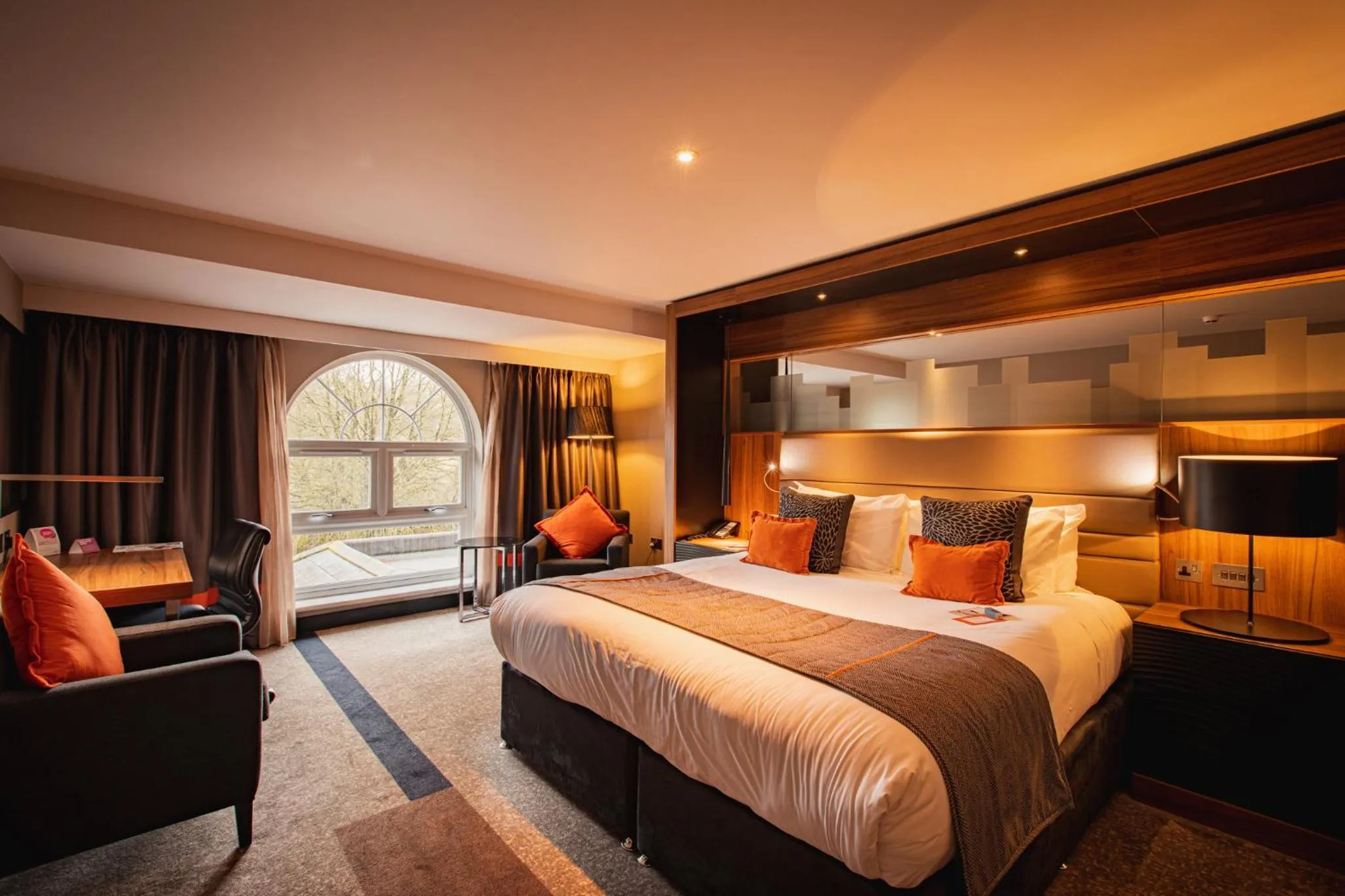 Premium King Room in Crowne Plaza Gerrards Cross by IHG