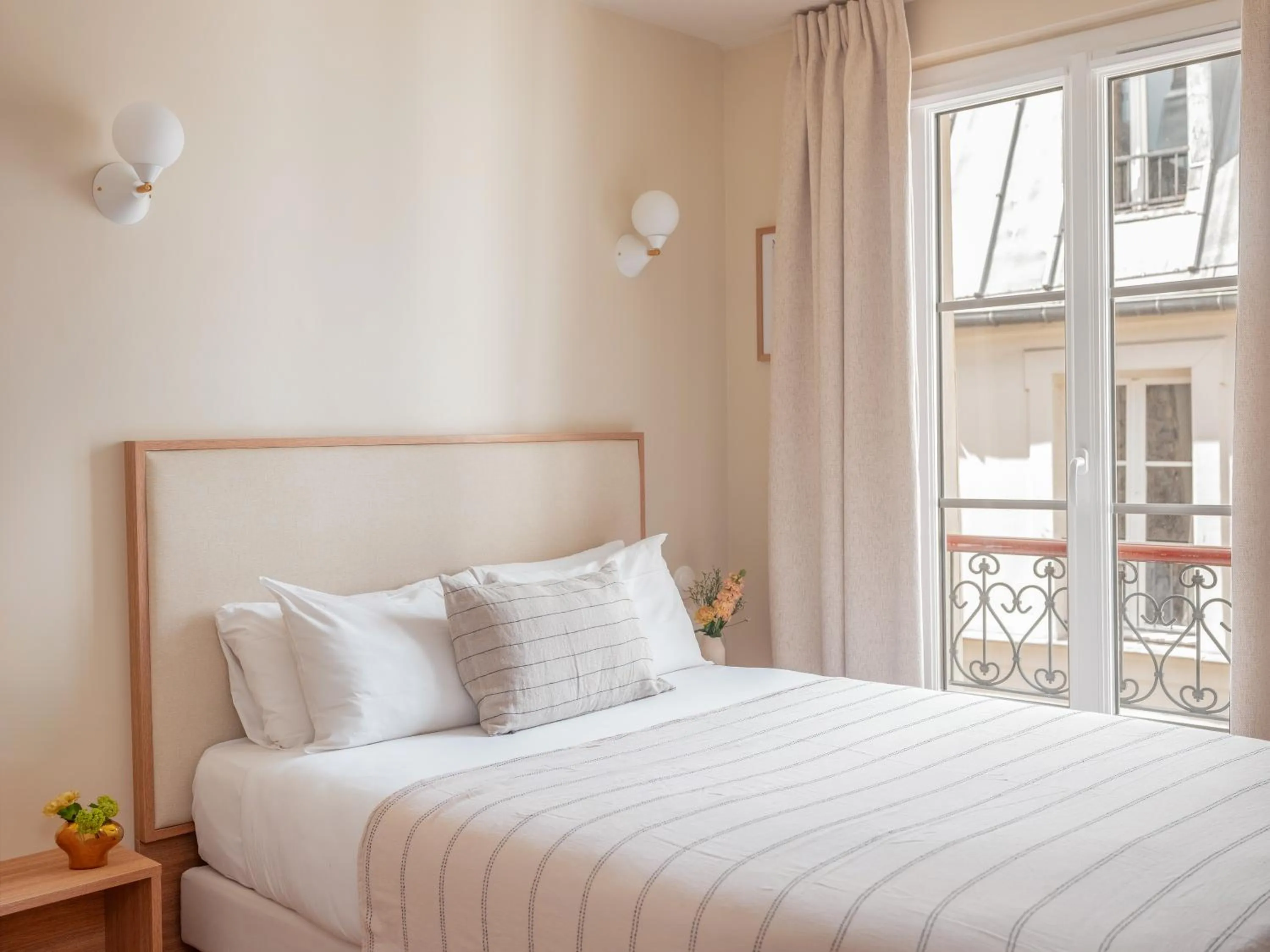 2 separate individual rooms - single occupancy in Hôtel BASSS