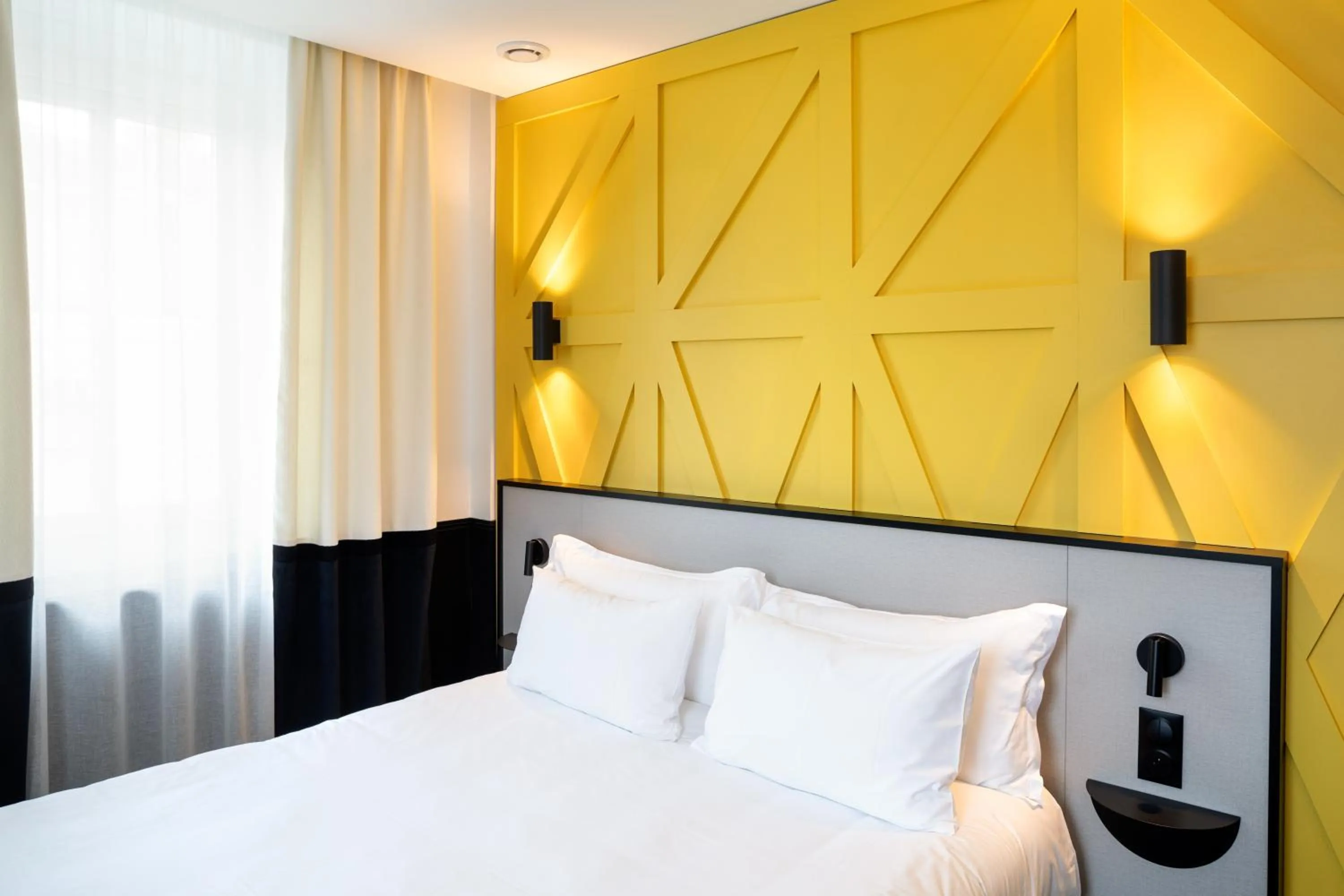 Deluxe Room in Logis Hotel Darcy Dijon Centre