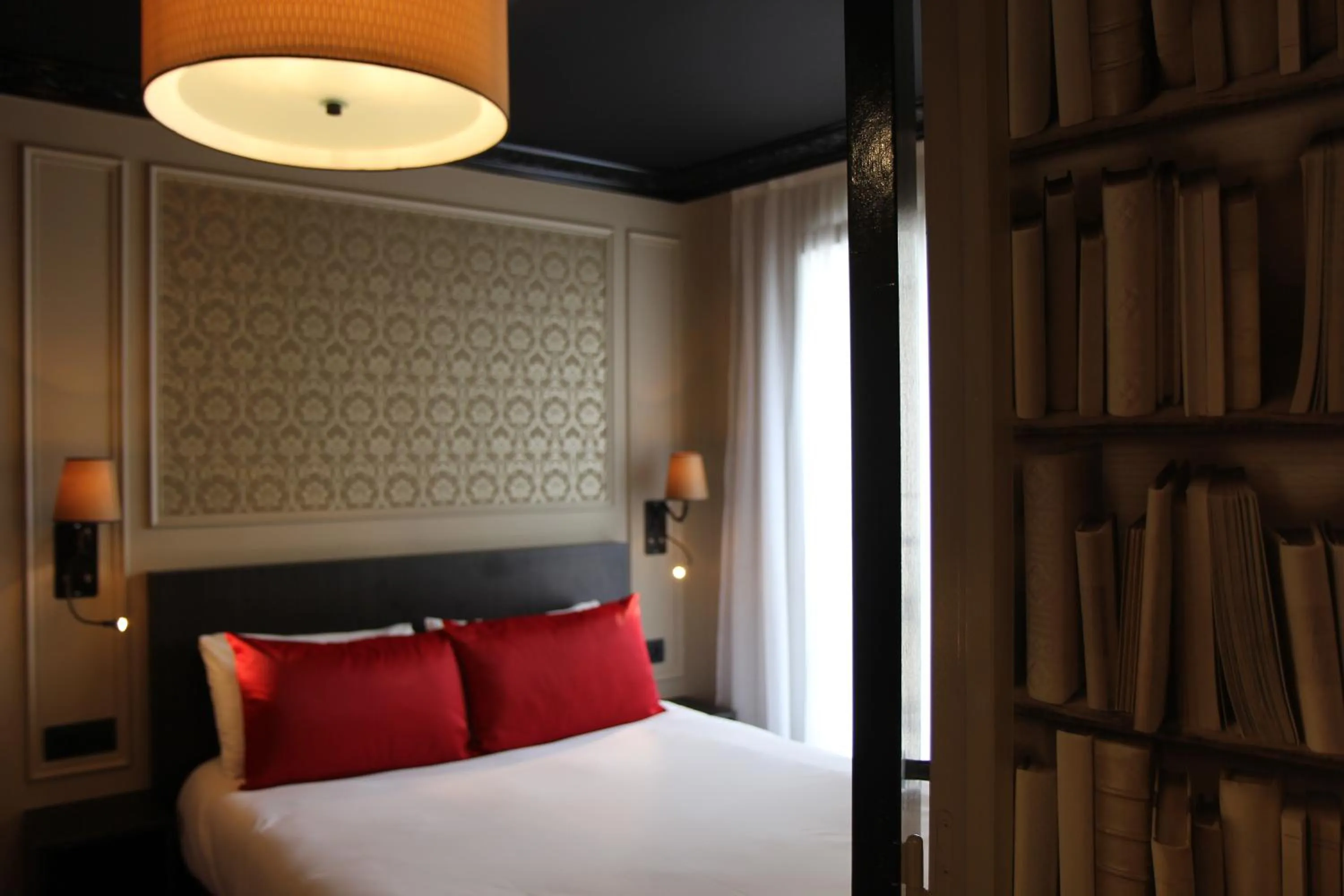 Superior Queen Room in Best Western Le Montmartre – Saint Pierre