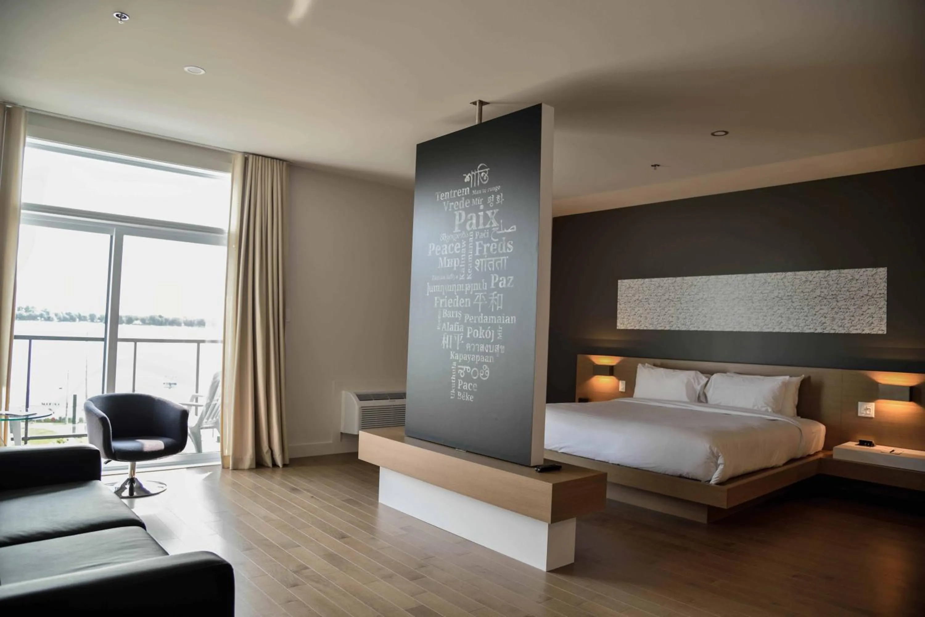 King Studio with Sofa Bed in La Cache du Lac Champlain