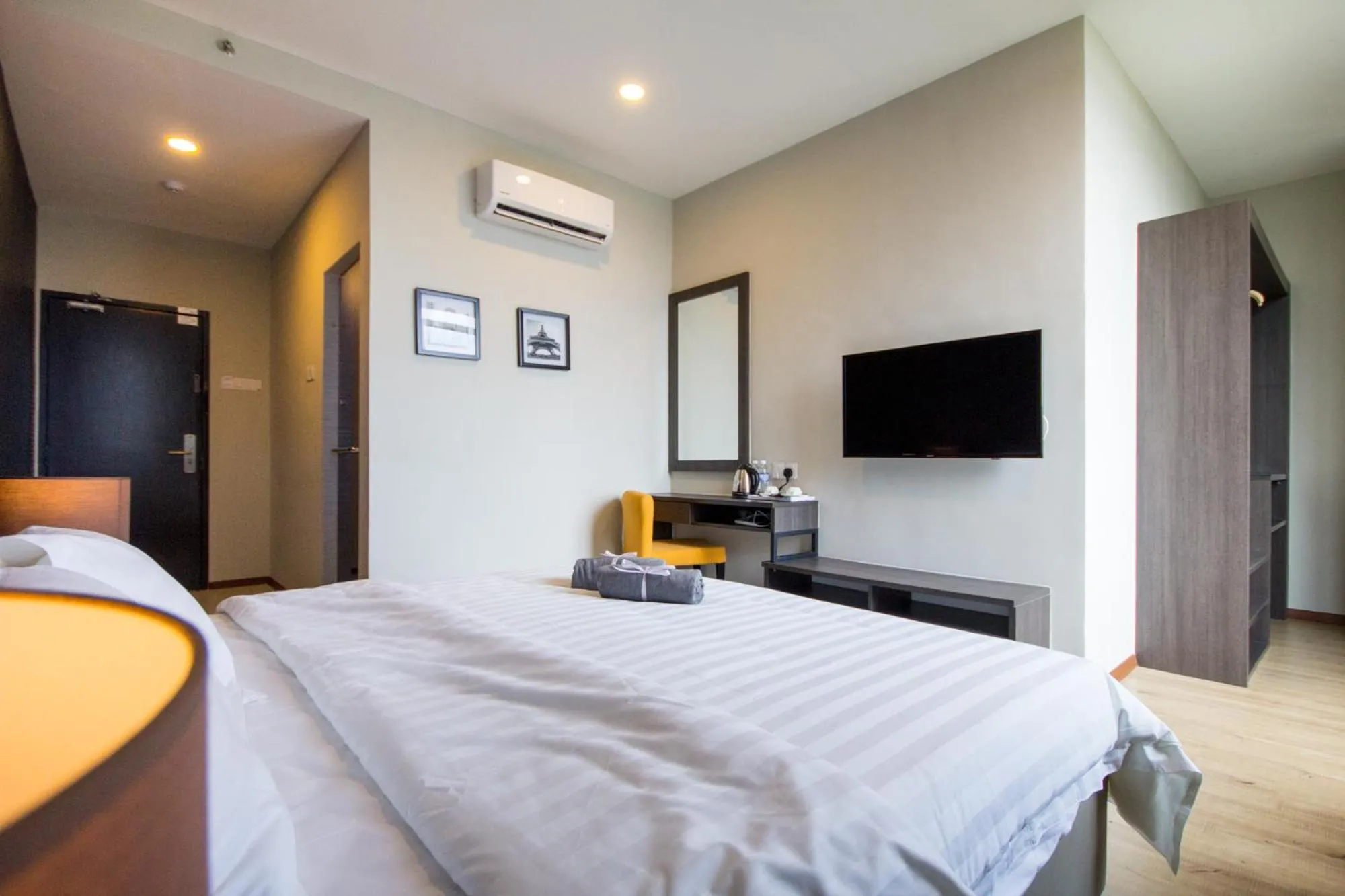 Deluxe Double Room in OMG Hotel