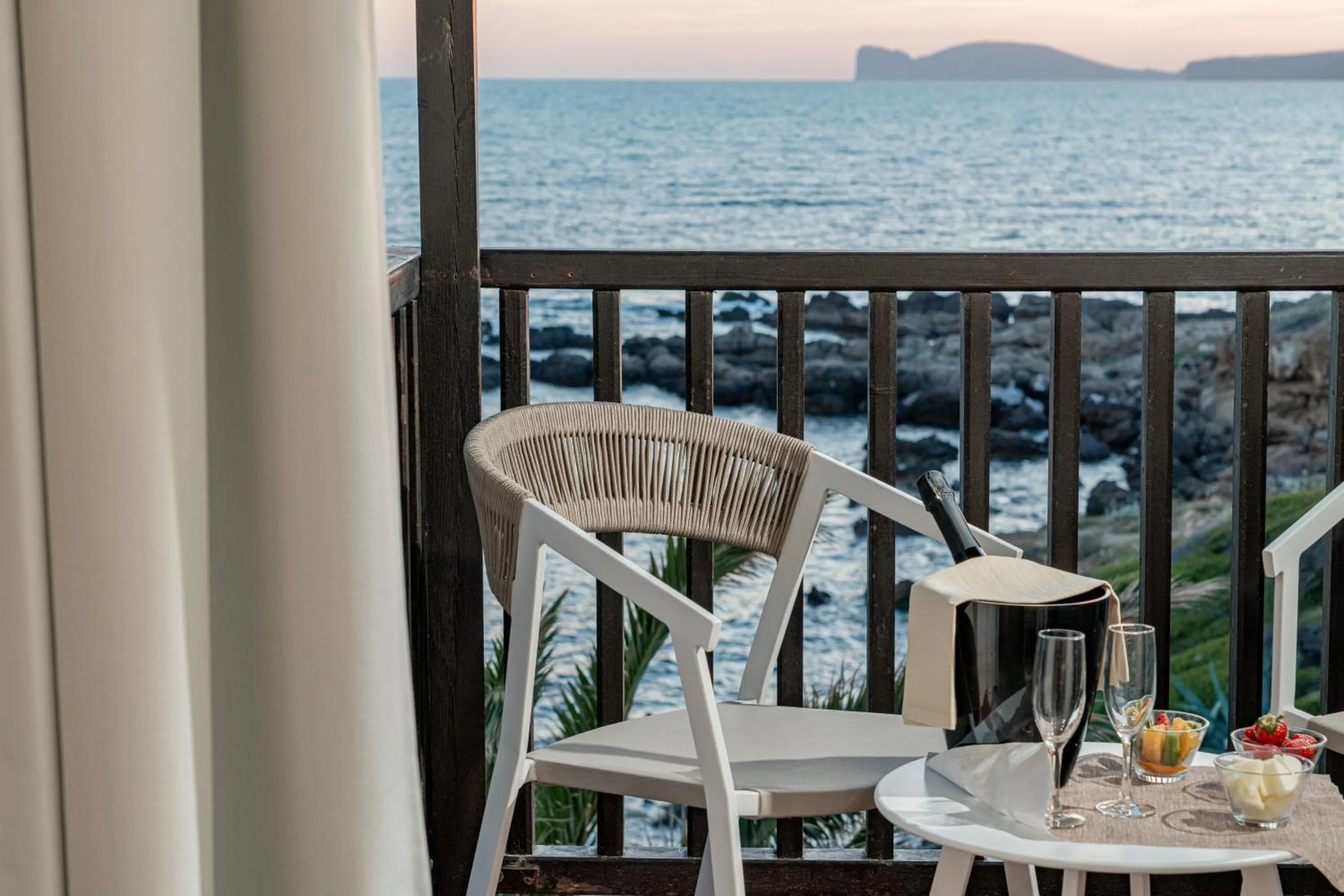 Double Room with Balcony and Sea View in Hotel Calabona