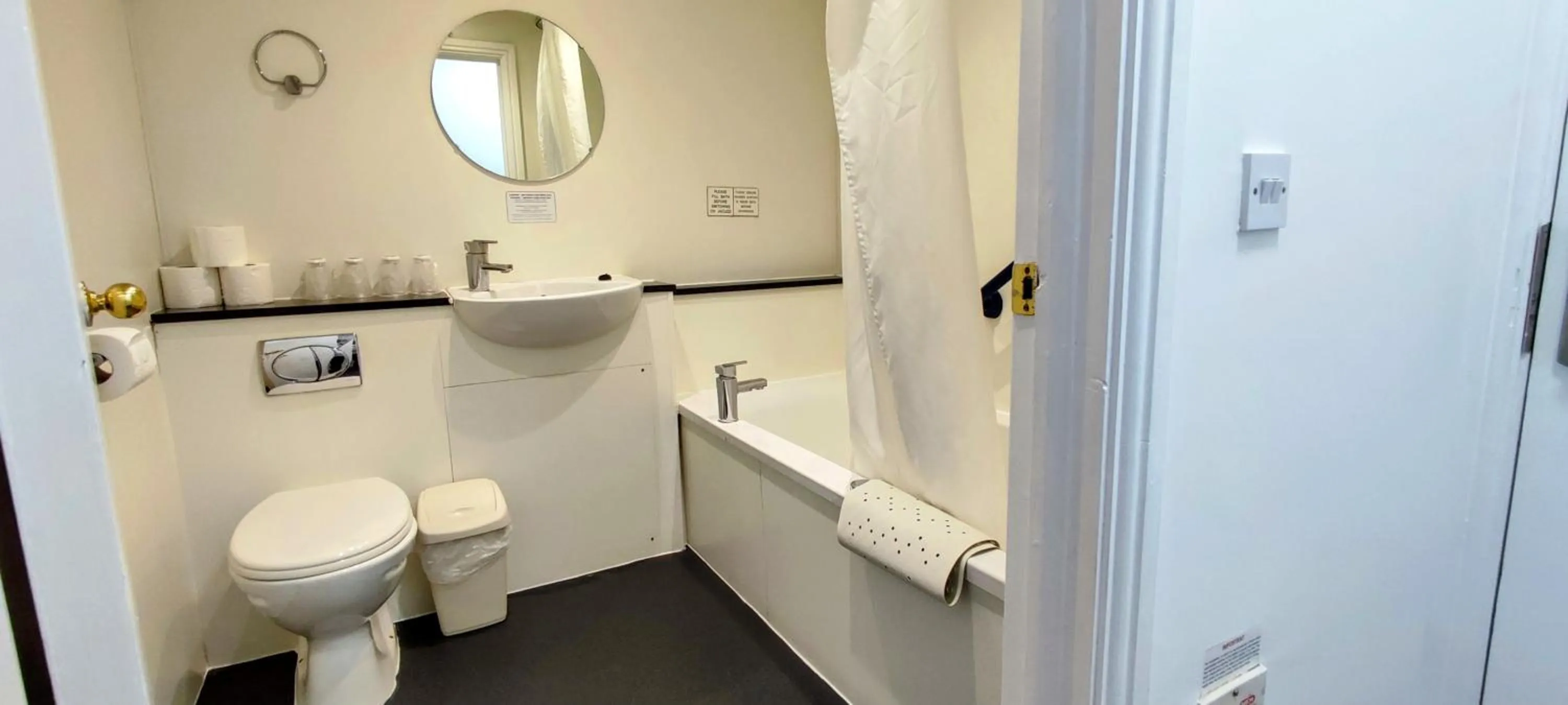 Twin Room with Sea View in The Grand Hotel