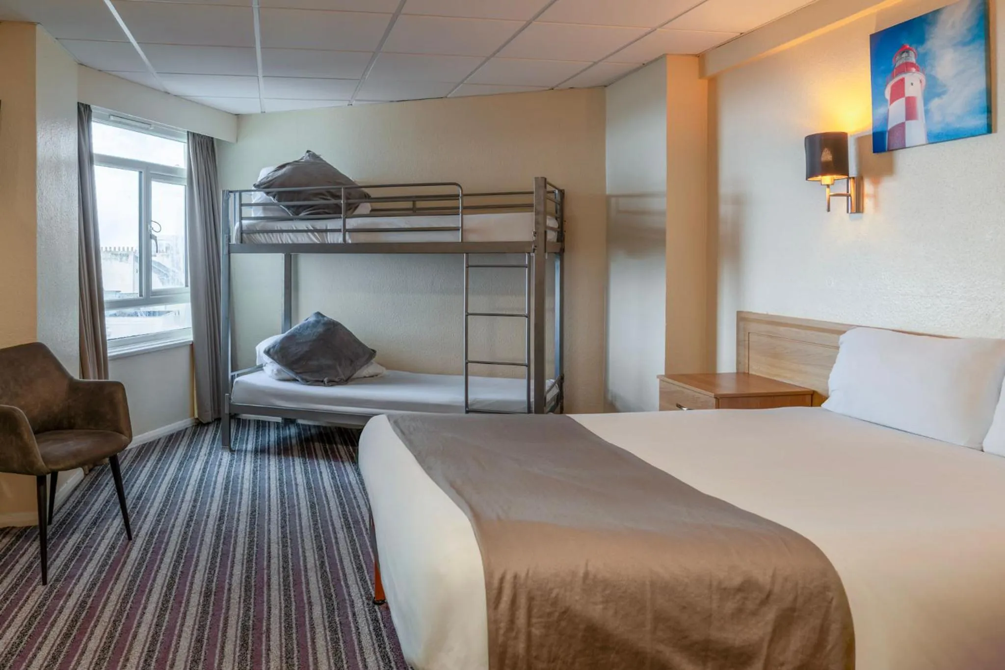 Family Room (2 Adults + 2 Children) in The Grand Burstin Hotel