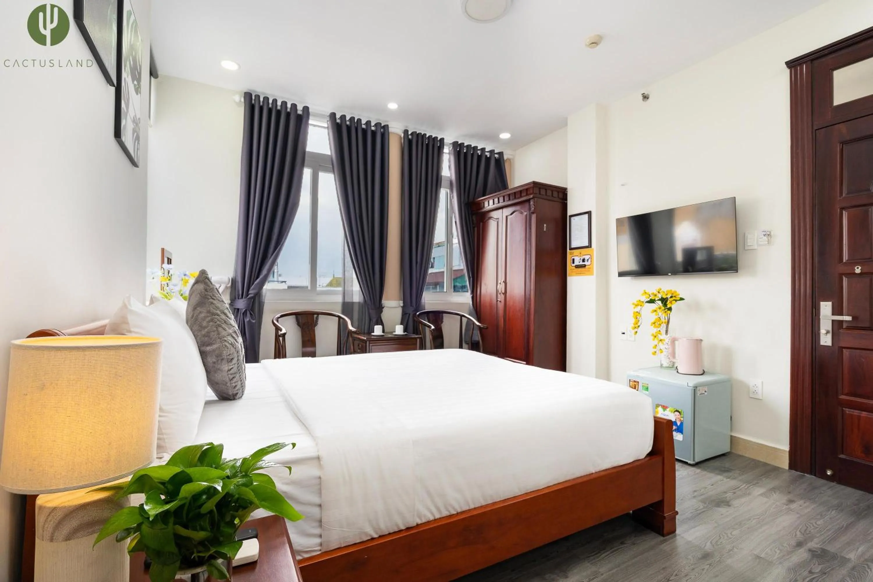 Deluxe Double Room in Cactusland Hotel Tan Binh Near T3 Station
