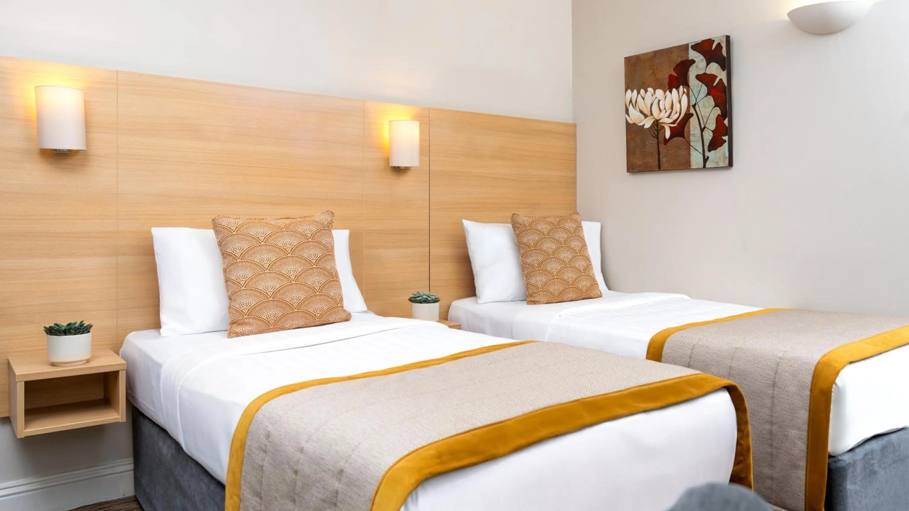 Twin Room in The Fleet