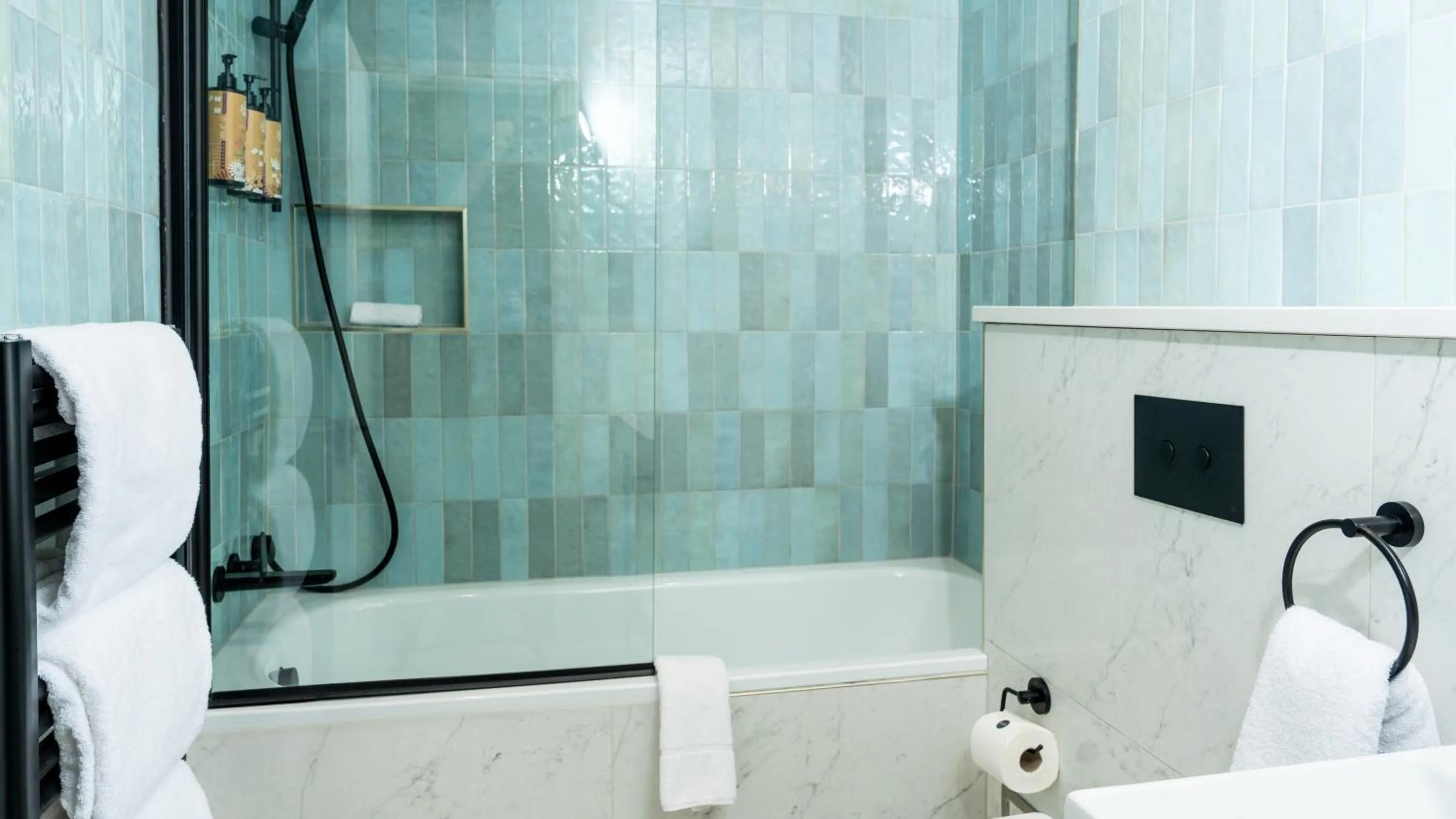 Family Room with Bath in The Fleet