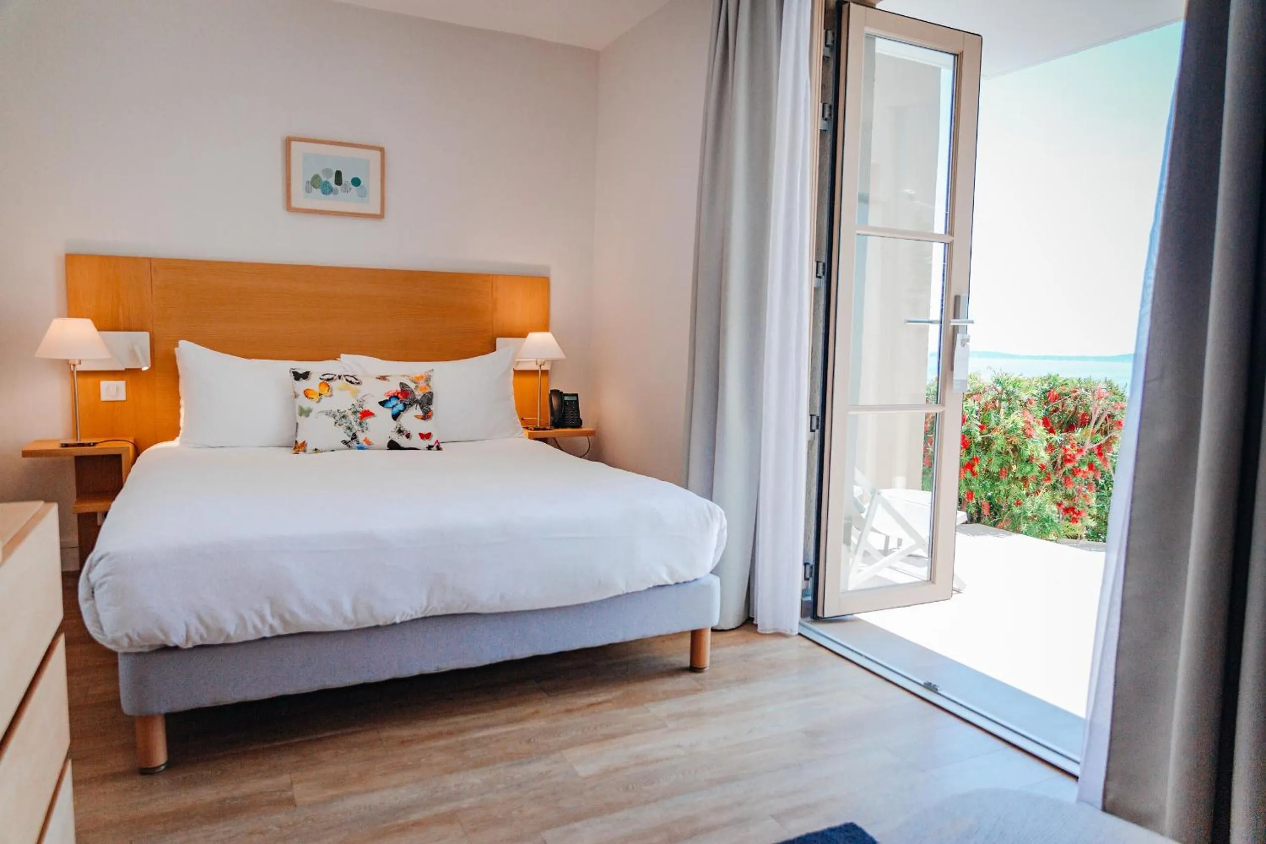 Standard Room Ground Floor with Partial Sea View - single occupancy in Hôtel La Villa Douce