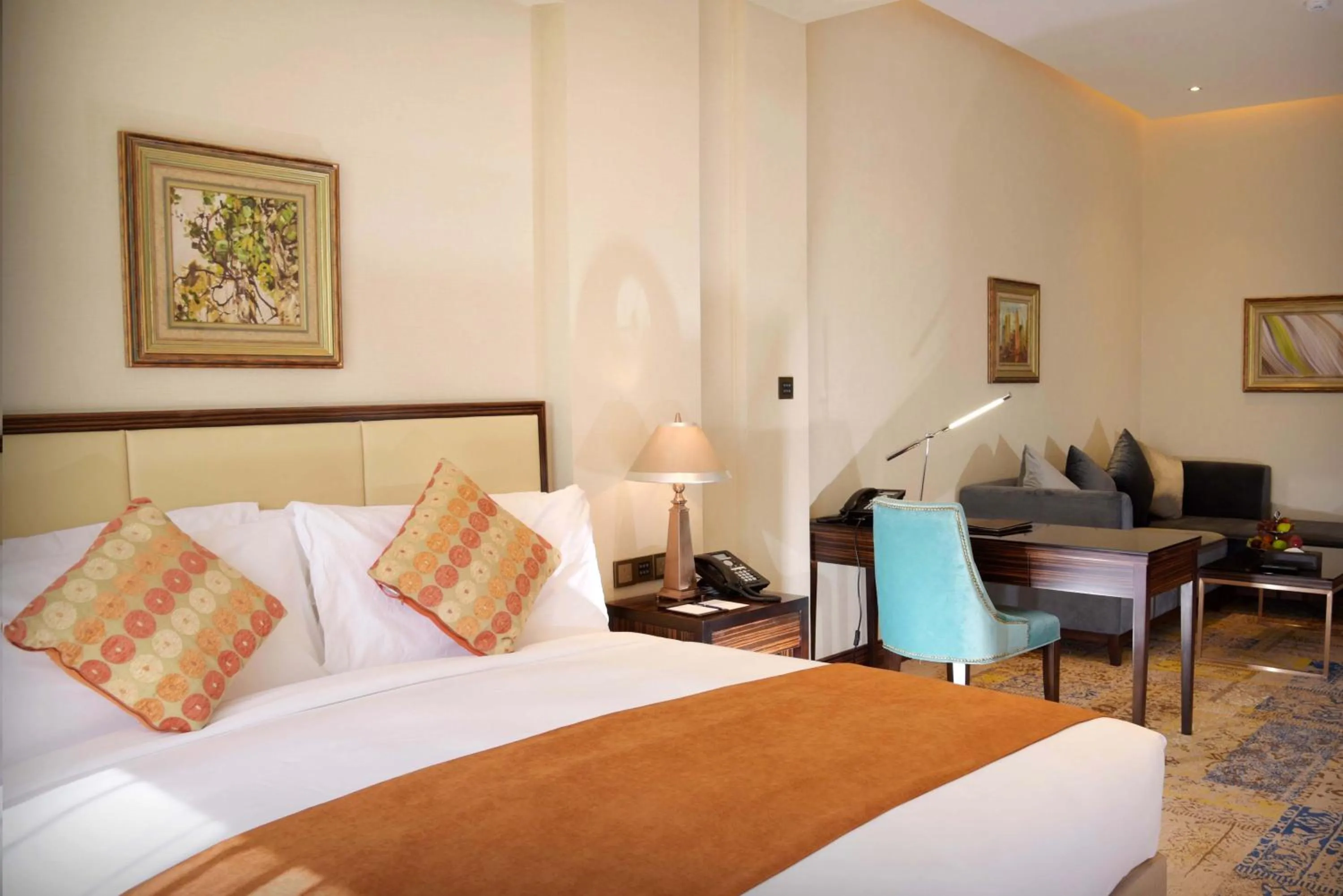 Superior King Room in Warwick Al Khobar