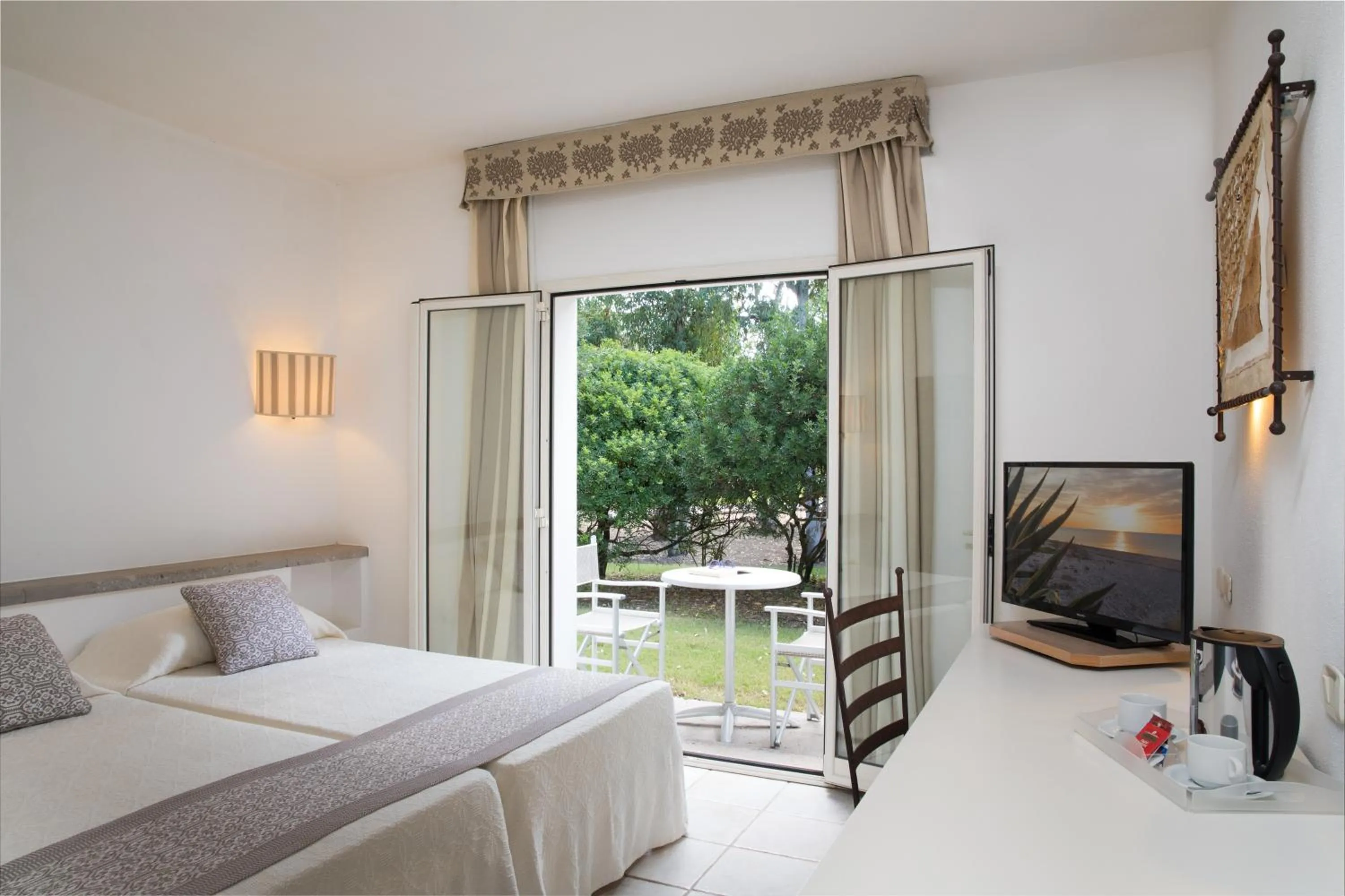 Deluxe Double or Twin Room in Hotel Flamingo