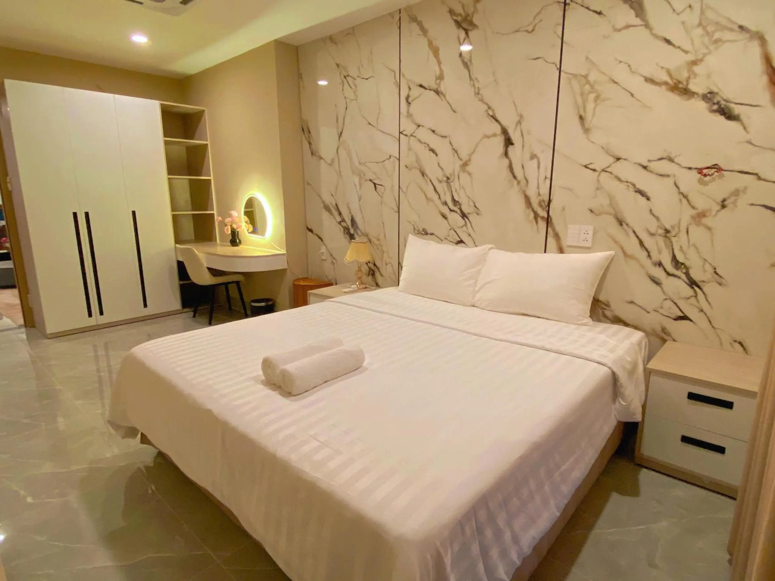 Three-Bedroom Apartment in Diamond Sea Hotel
