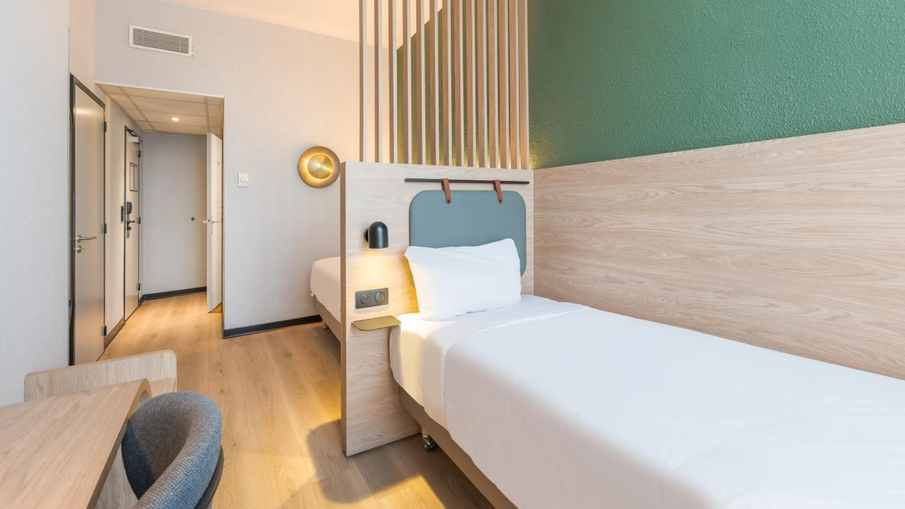 Two Connecting Standard Room with One Queen Bed and Two Single Beds in Campanile PRIME - Lyon Centre - Gare Perrache