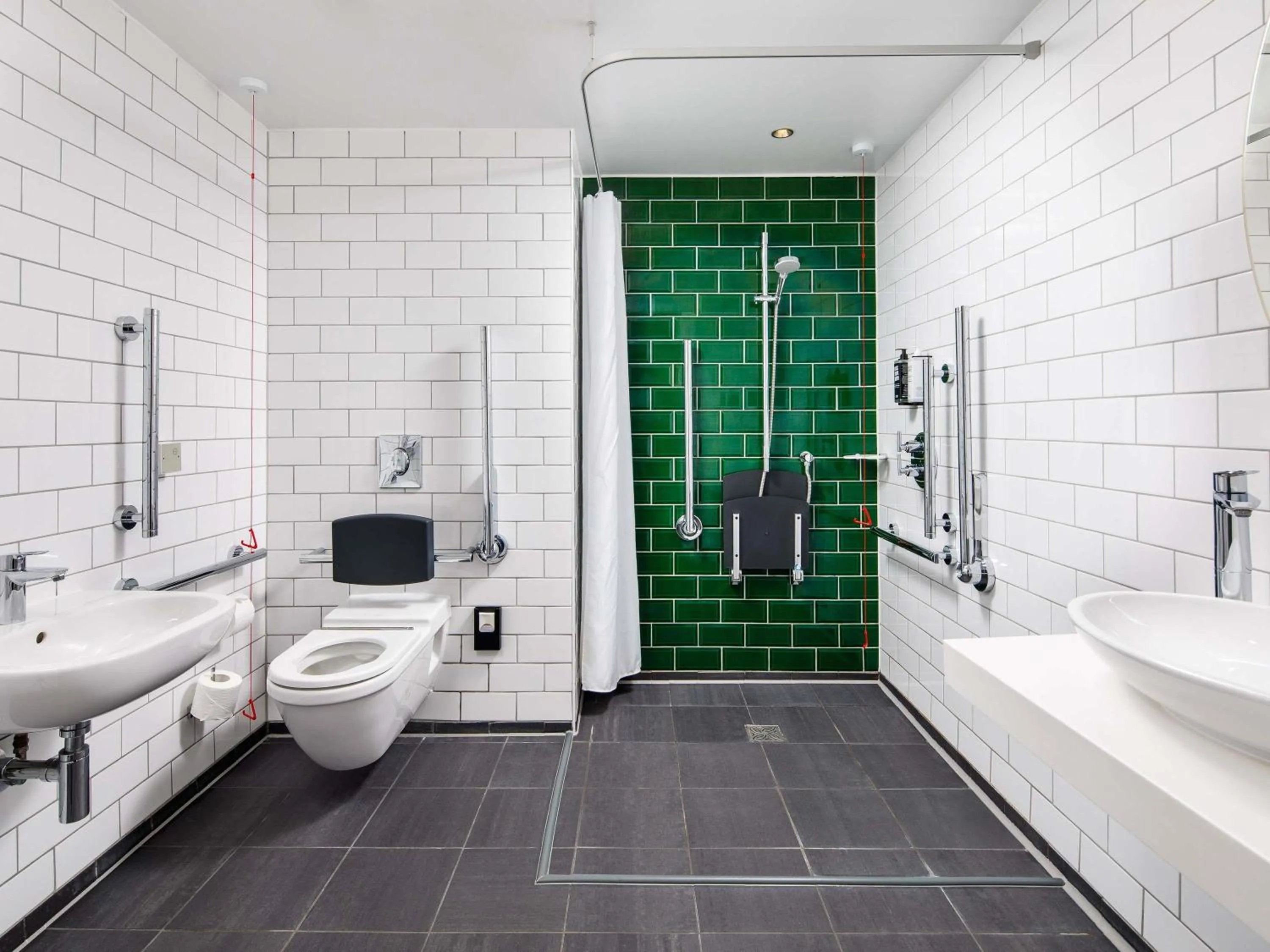 Classic Queen Room - Accessible in ibis Styles London Southwark - near Borough Market